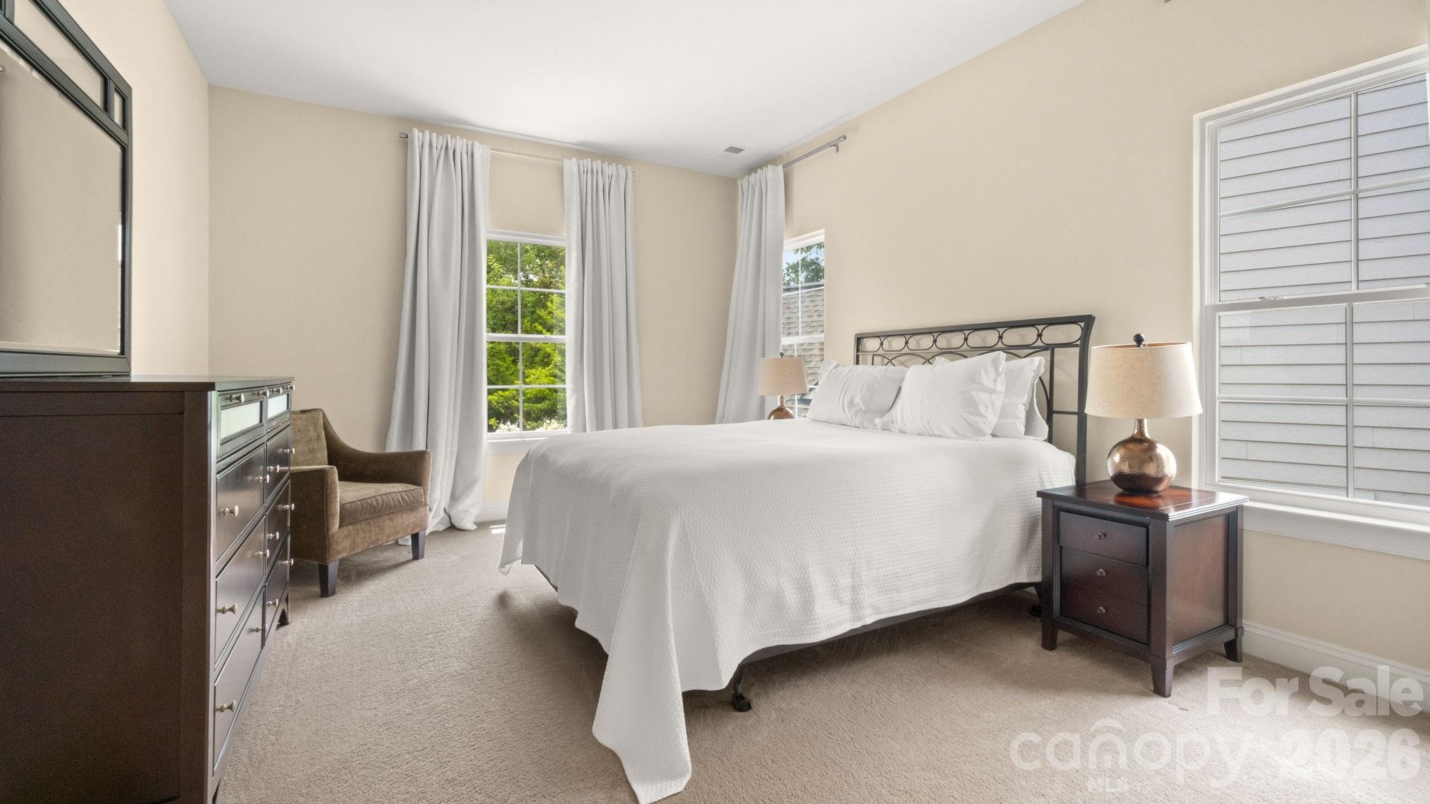 1924 Plaza End Trace