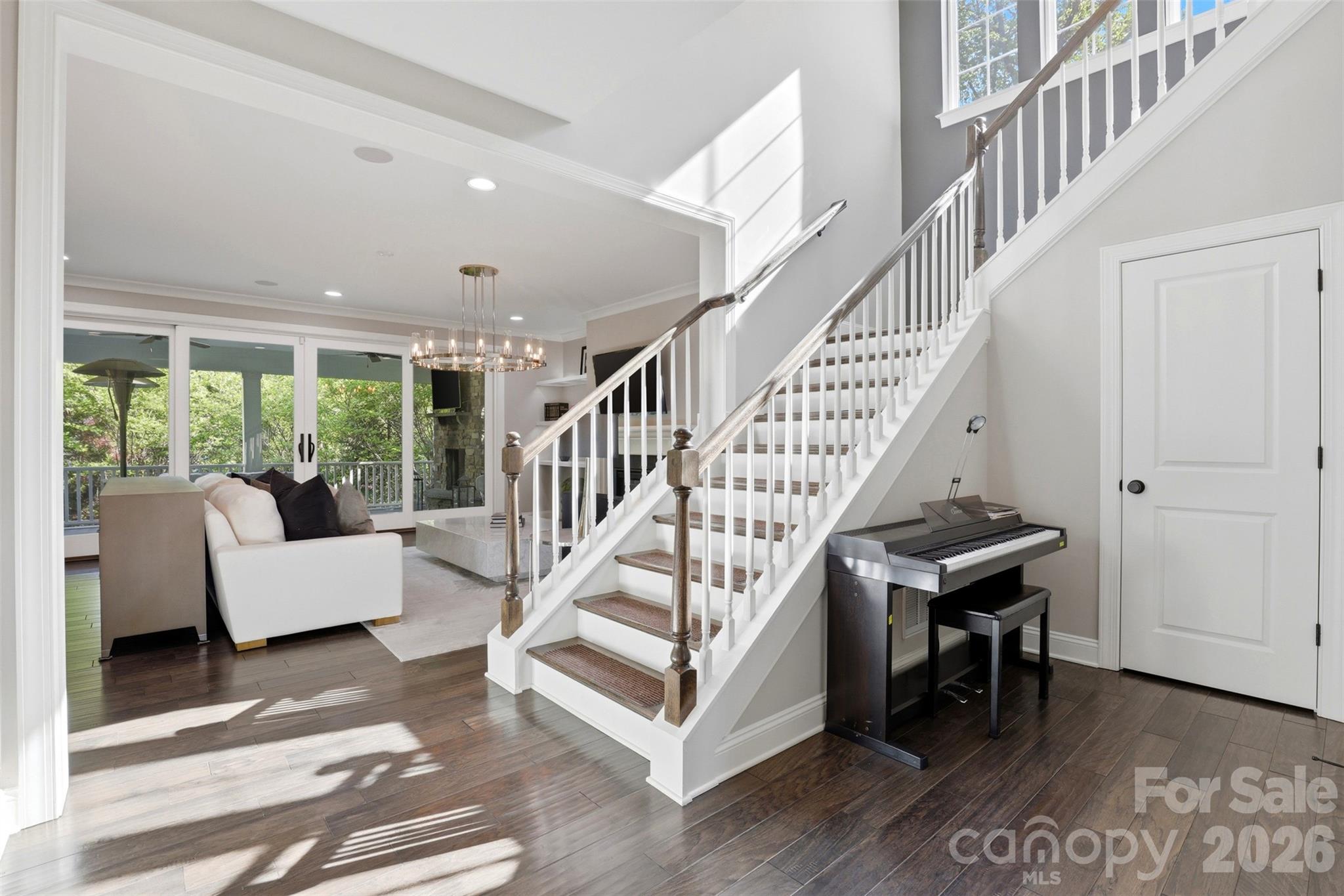 1924 Plaza End Trace