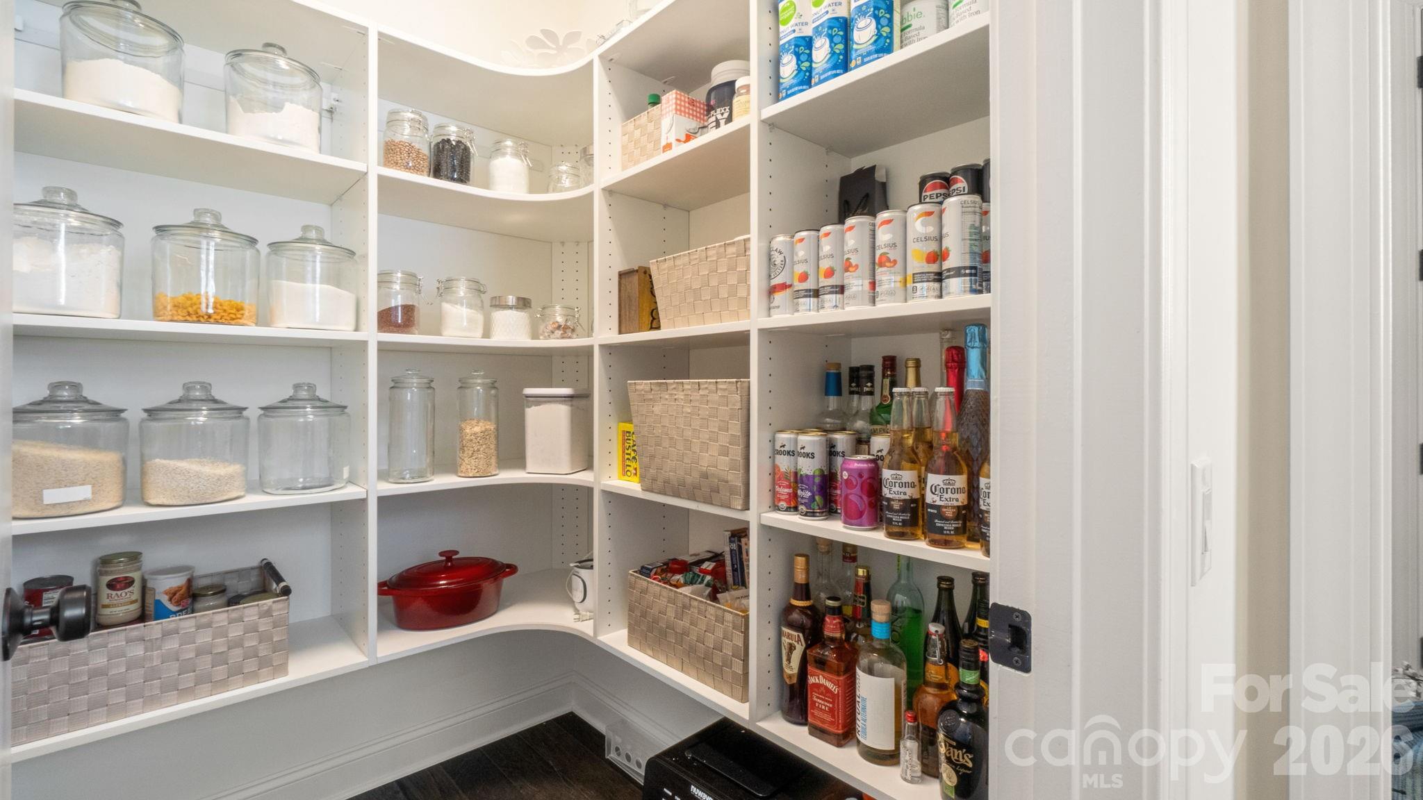 1924 Plaza End Trace