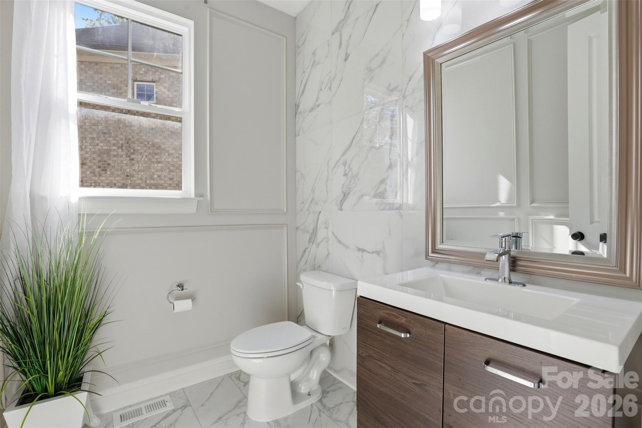 1924 Plaza End Trace