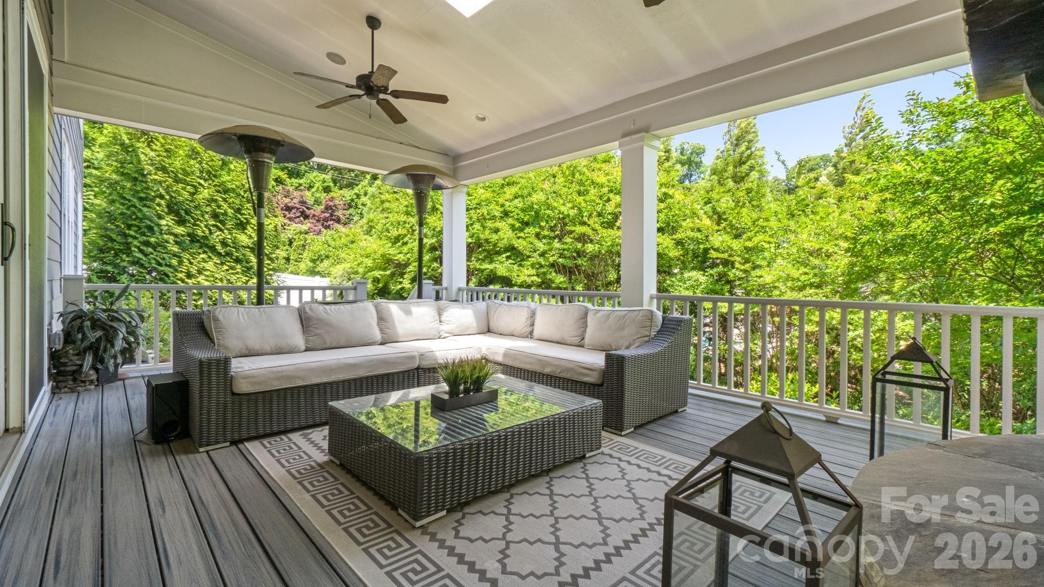 1924 Plaza End Trace