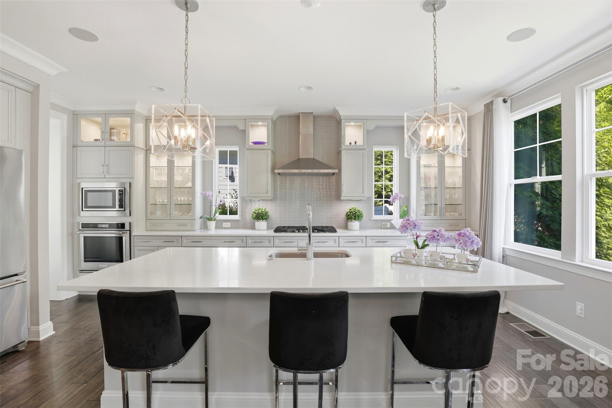 1924 Plaza End Trace