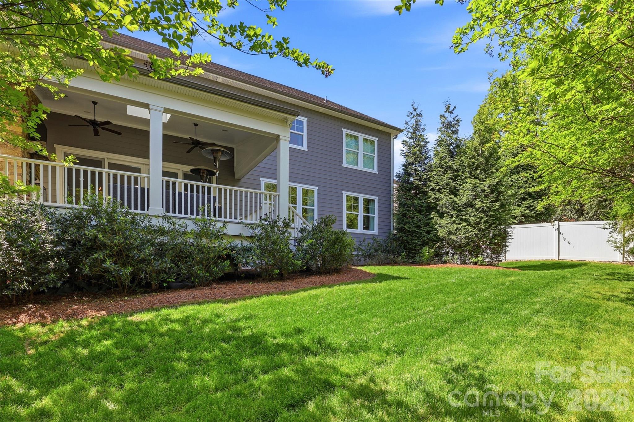 1924 Plaza End Trace