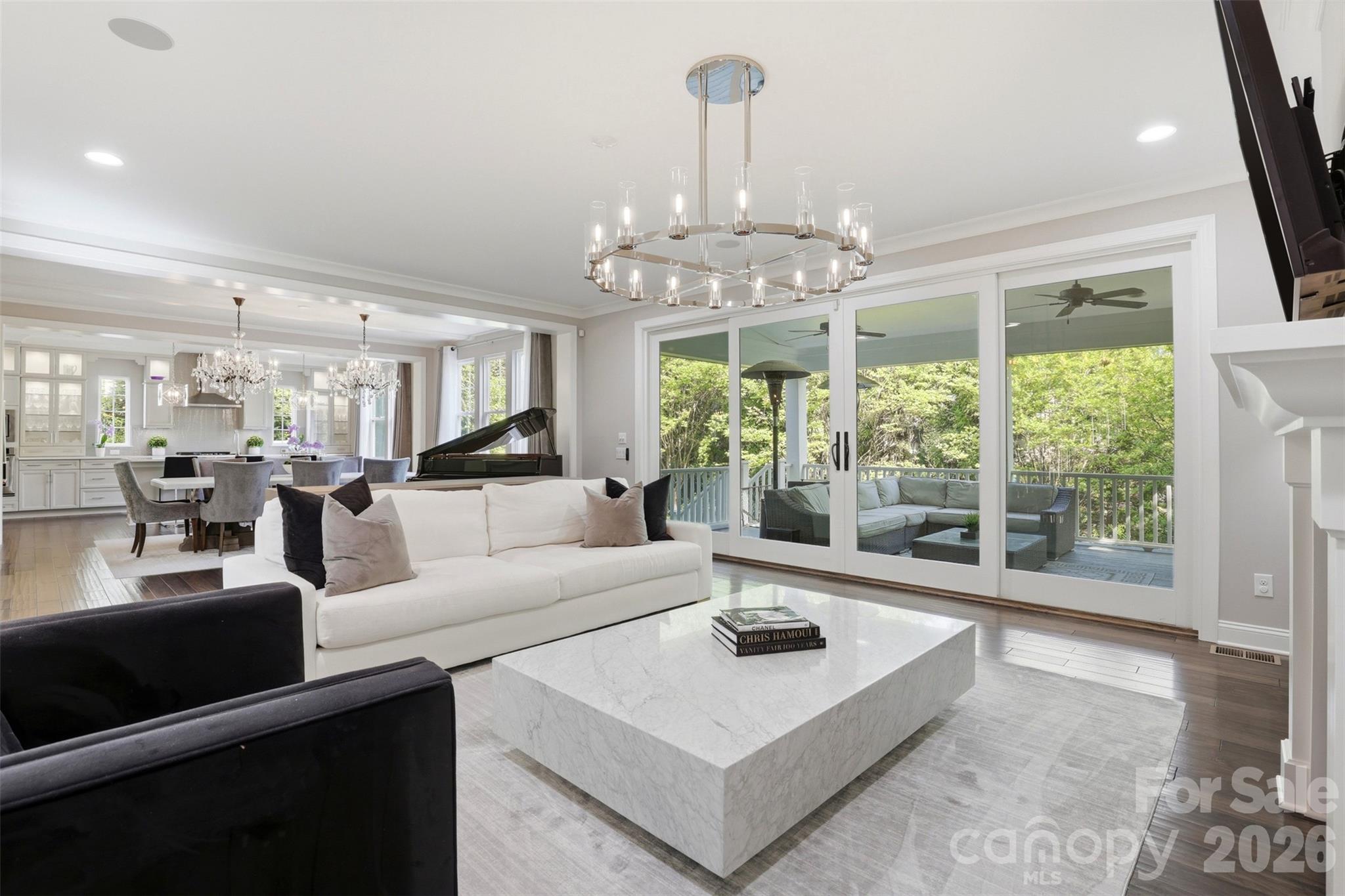 1924 Plaza End Trace