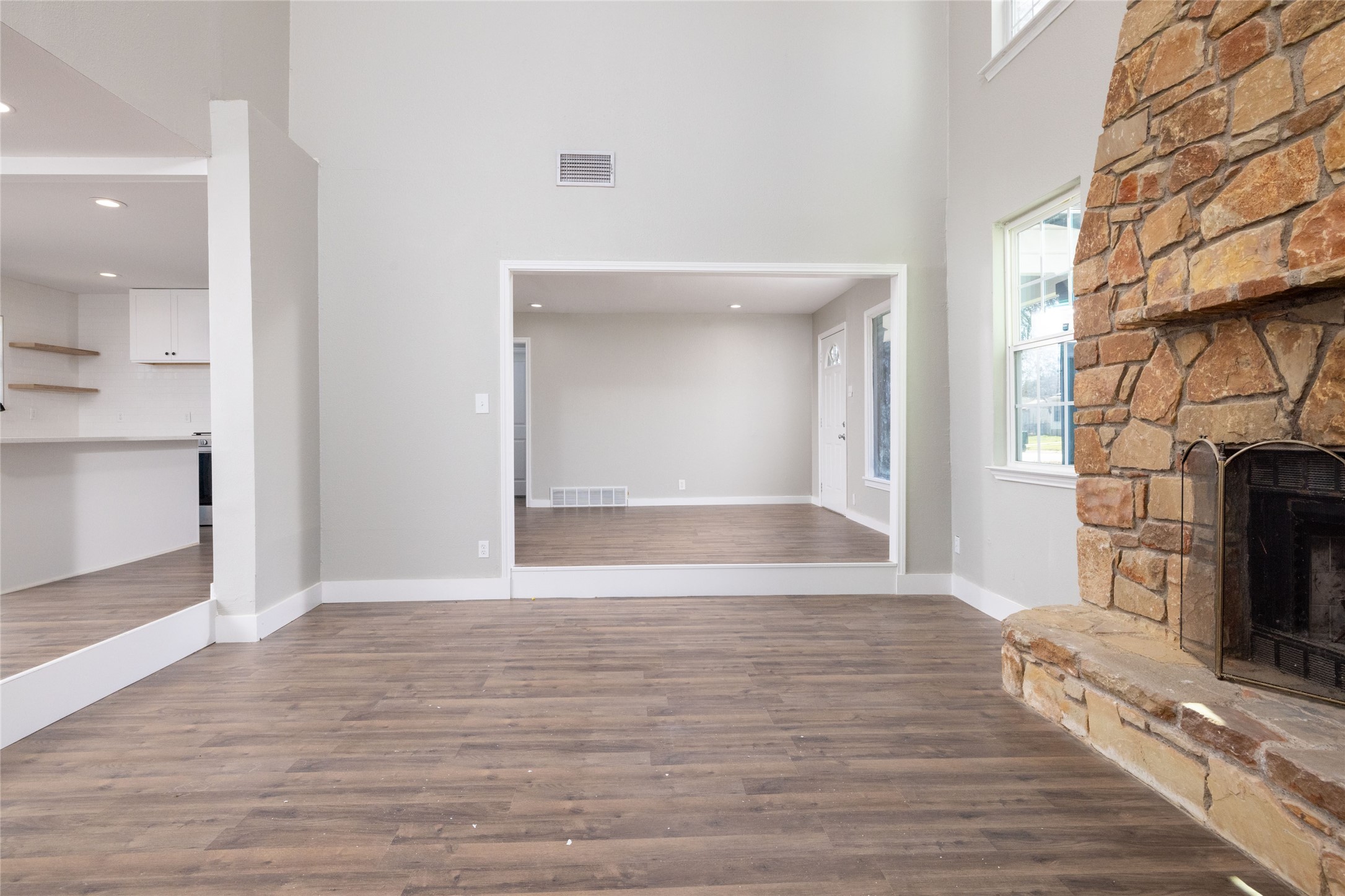 2716 La Monde Terrace