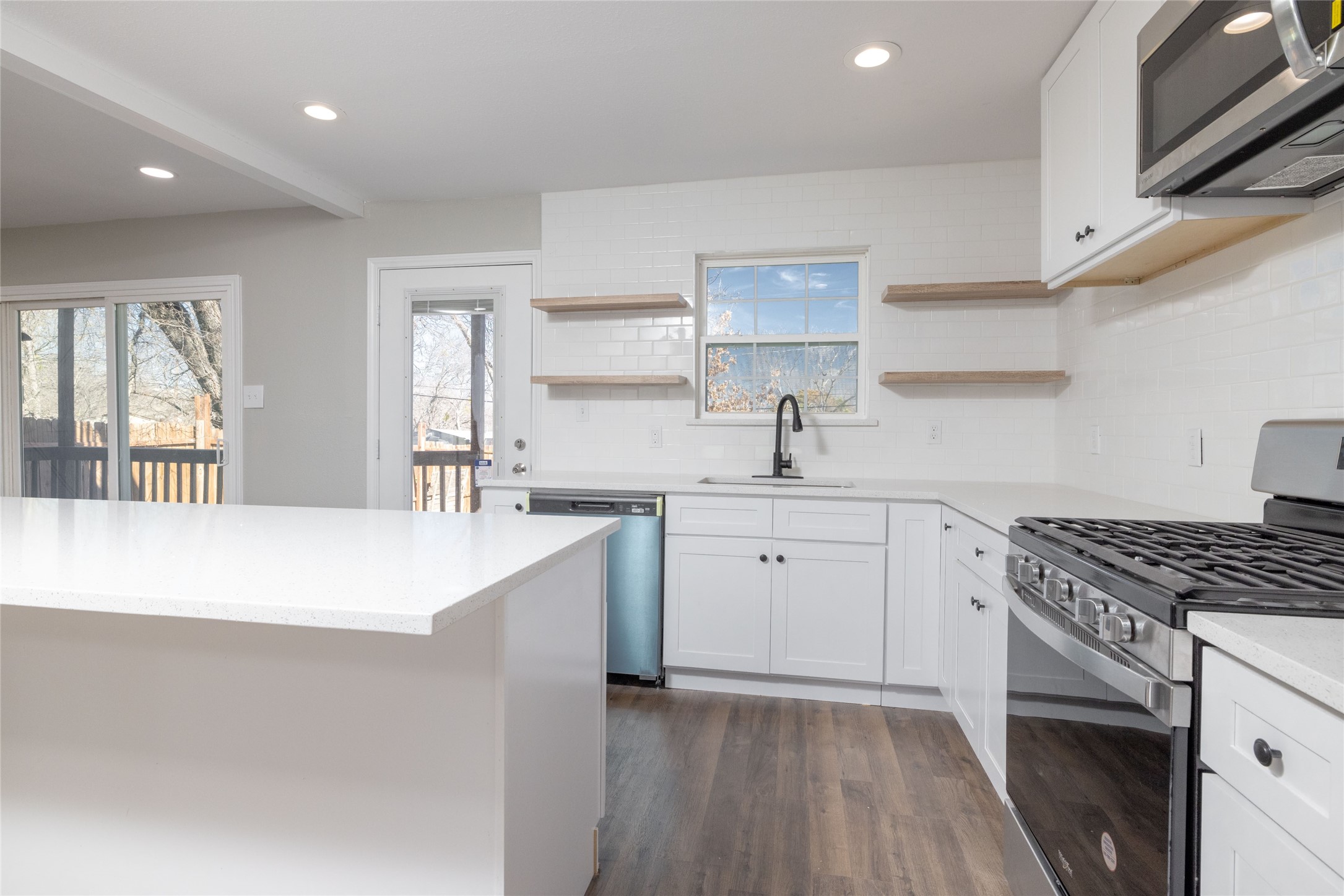2716 La Monde Terrace
