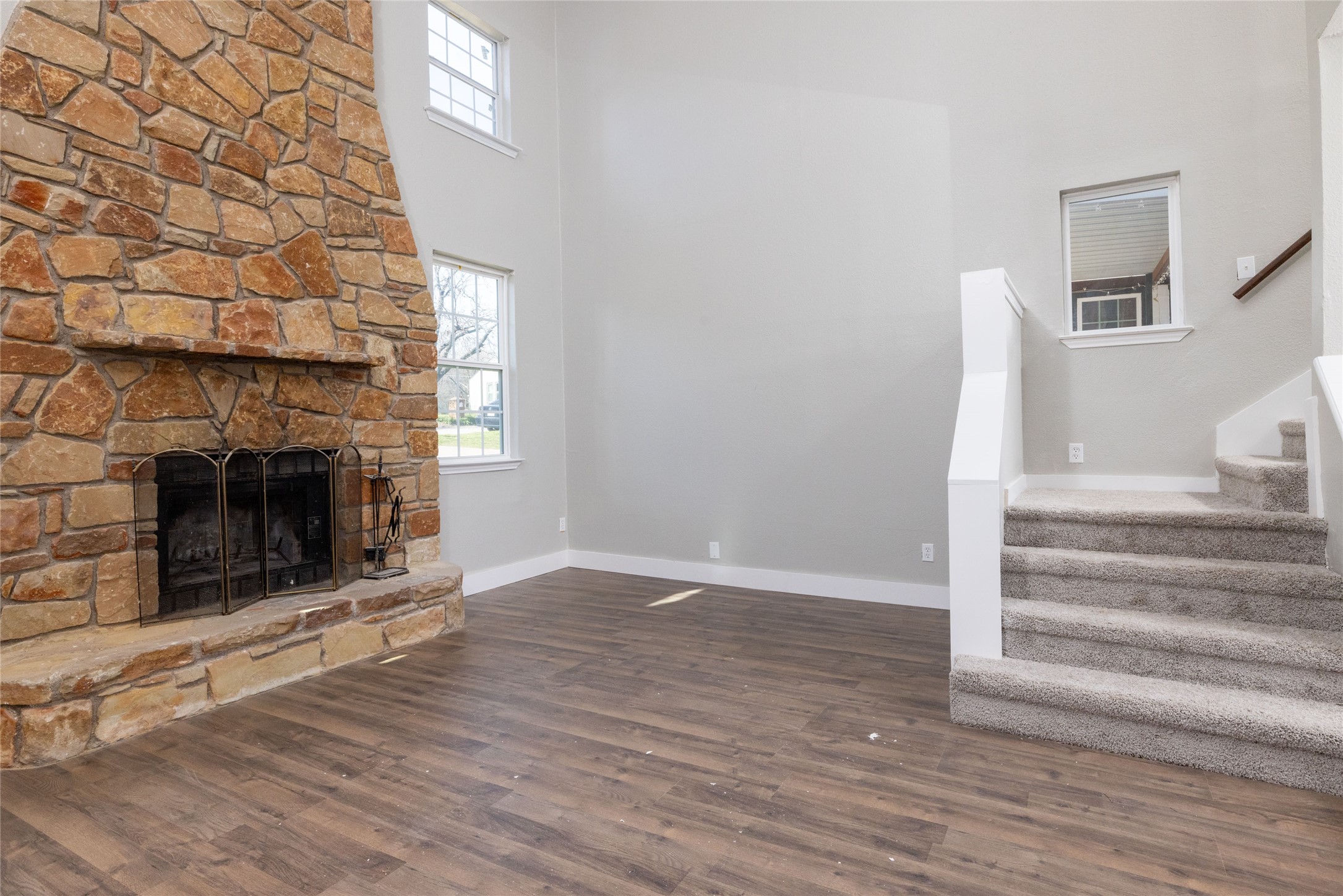 2716 La Monde Terrace