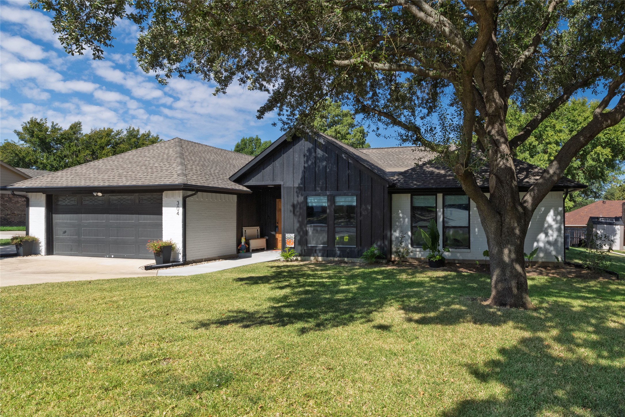 304 King Trail