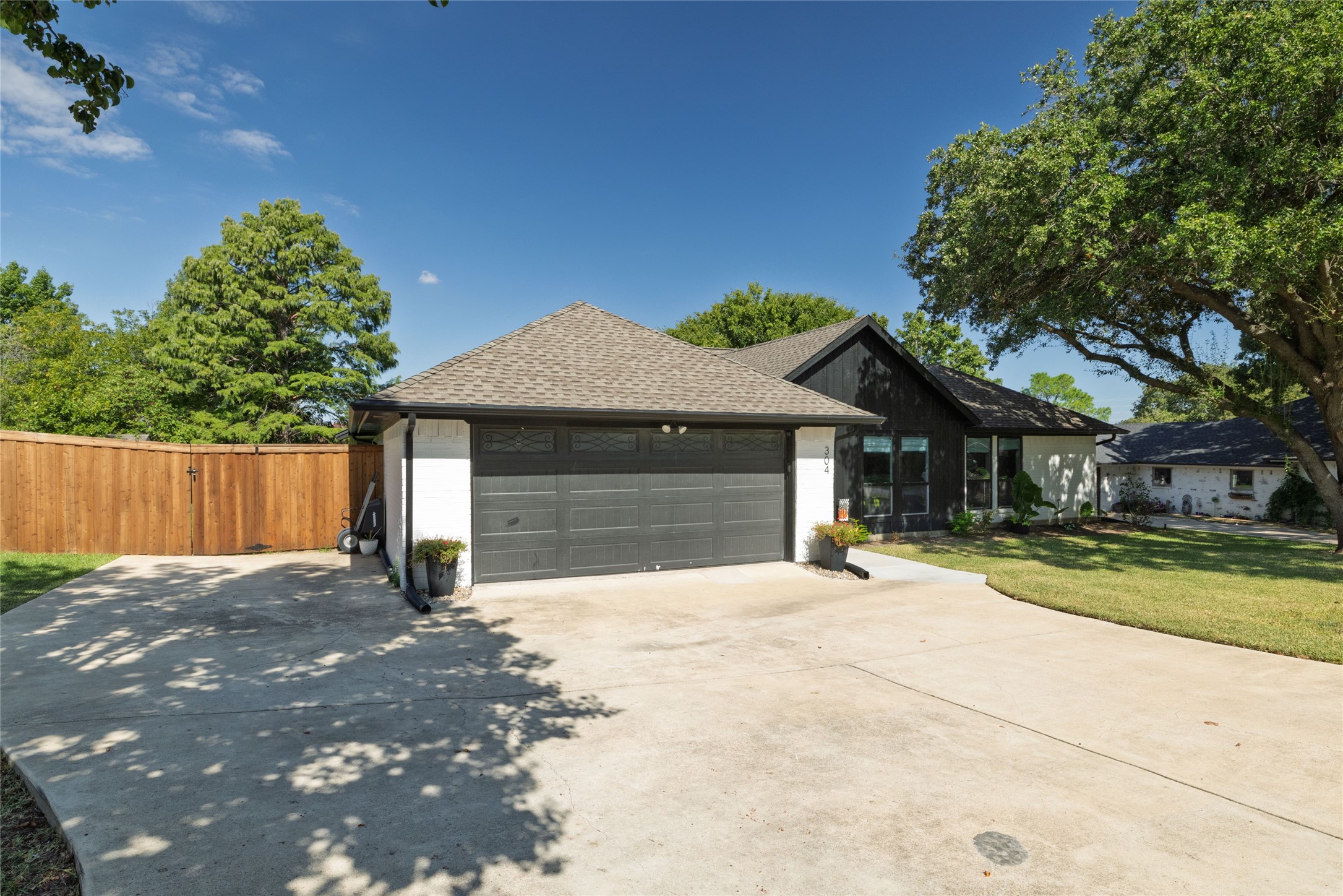 304 King Trail