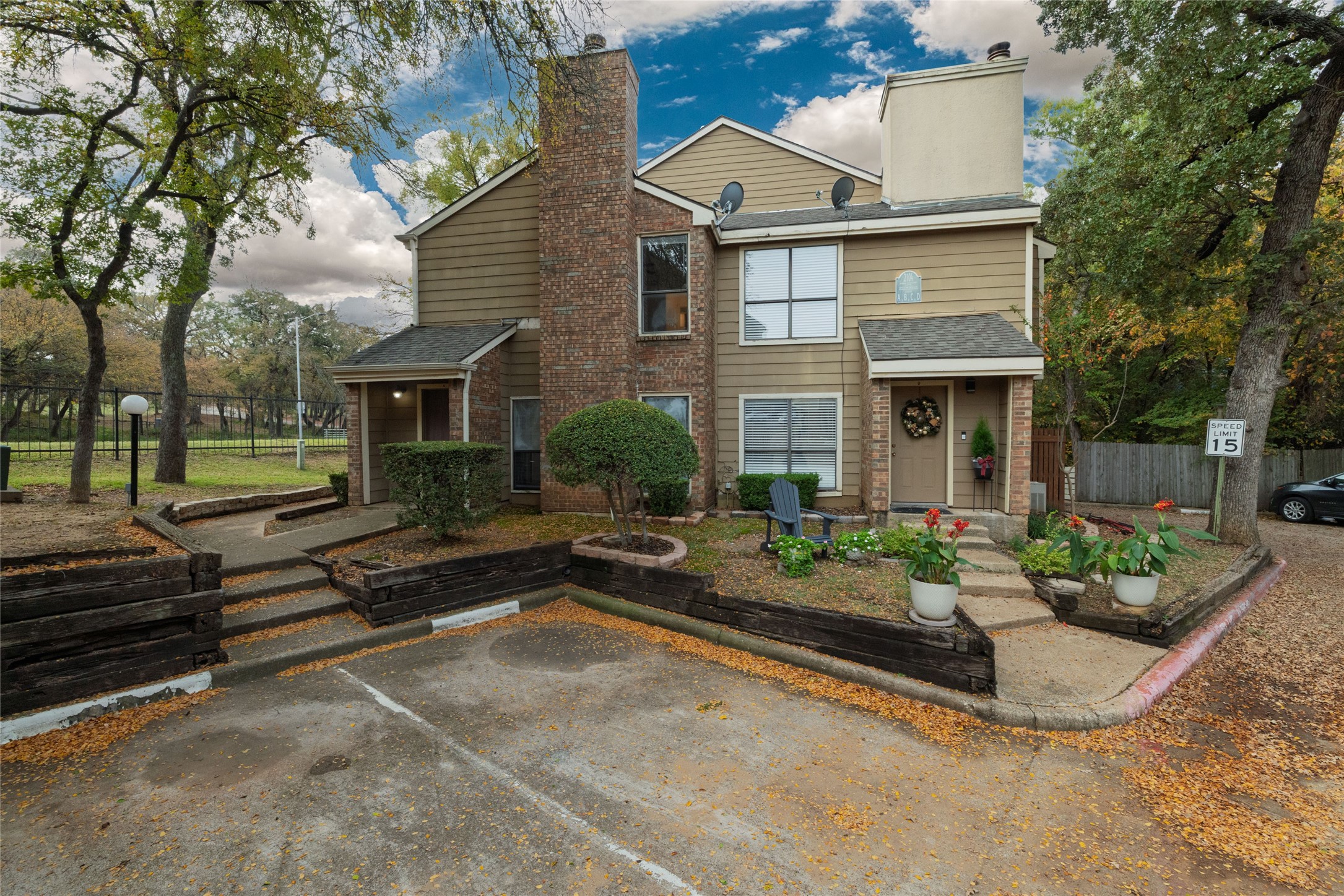 2104 Park Willow Lane A