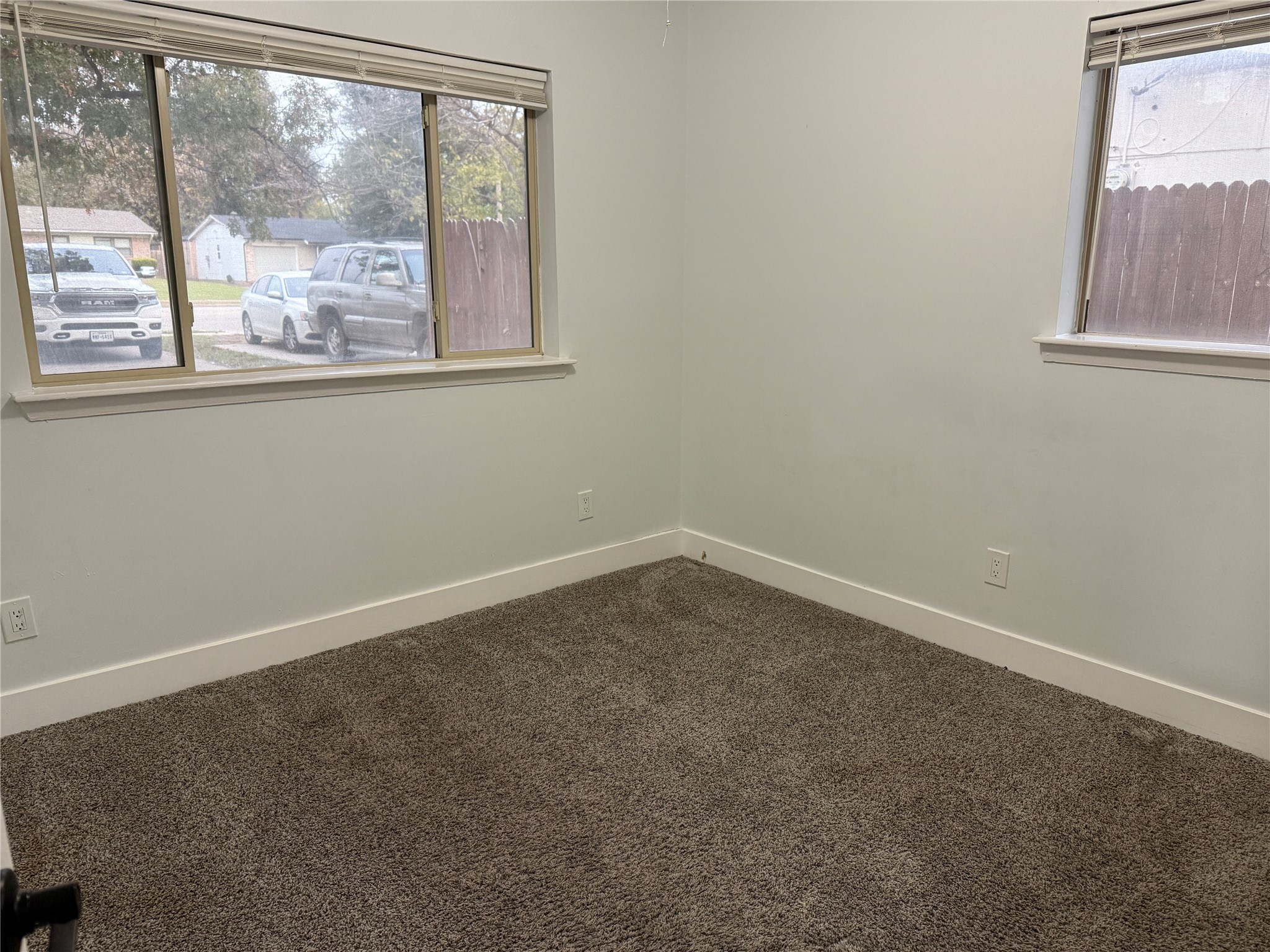 2847 W Rochelle Road