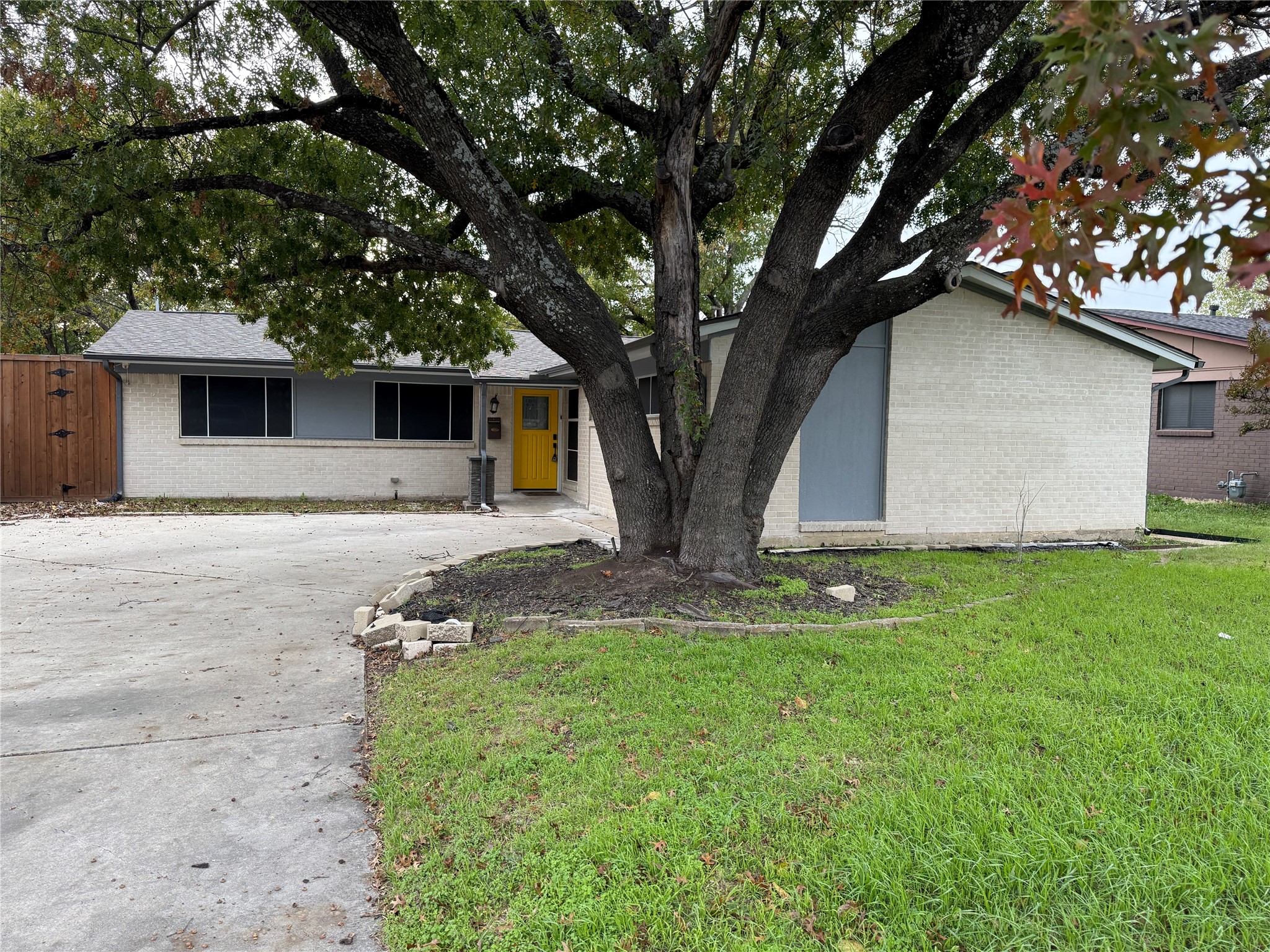 2847 W Rochelle Road