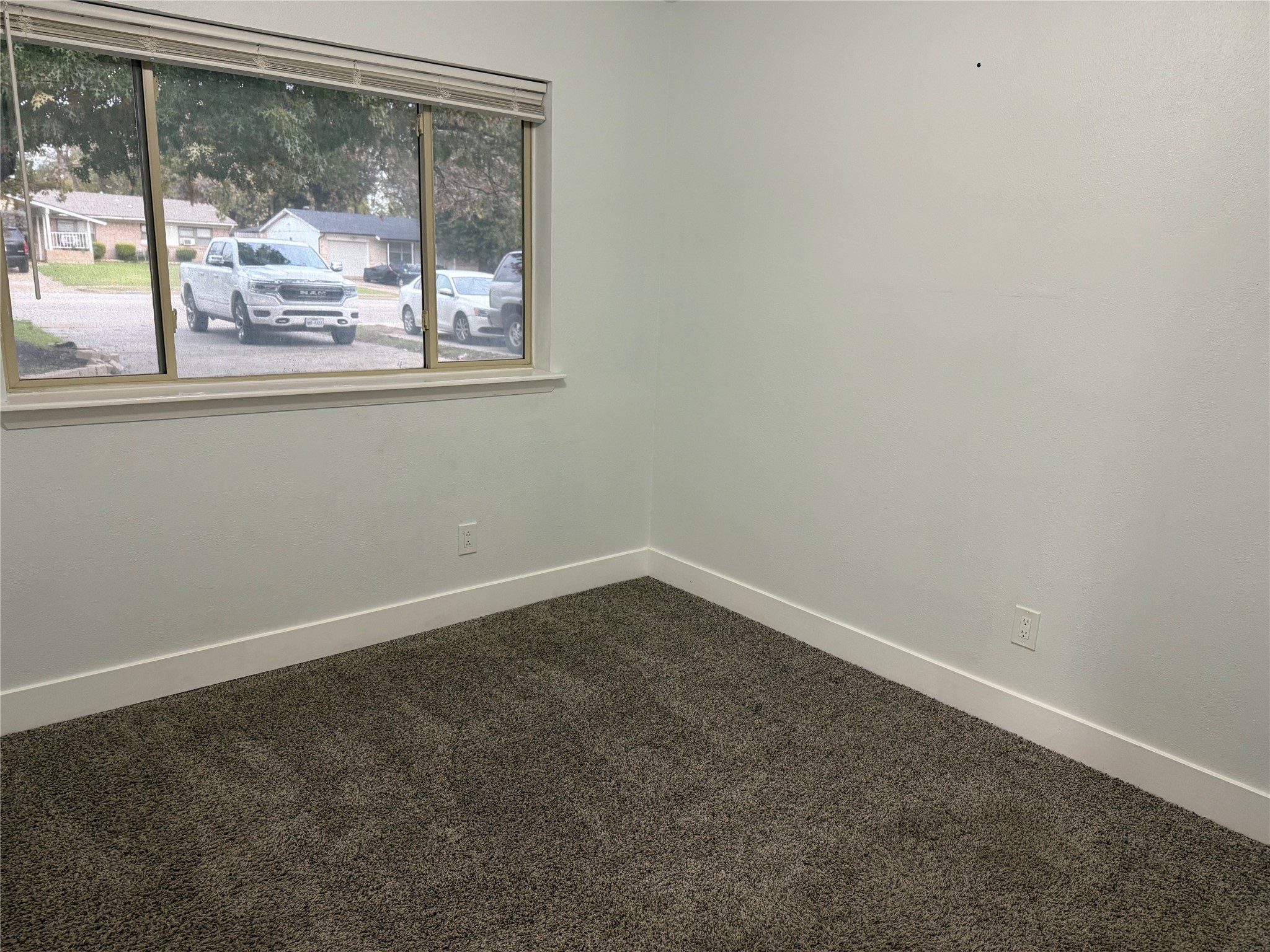 2847 W Rochelle Road