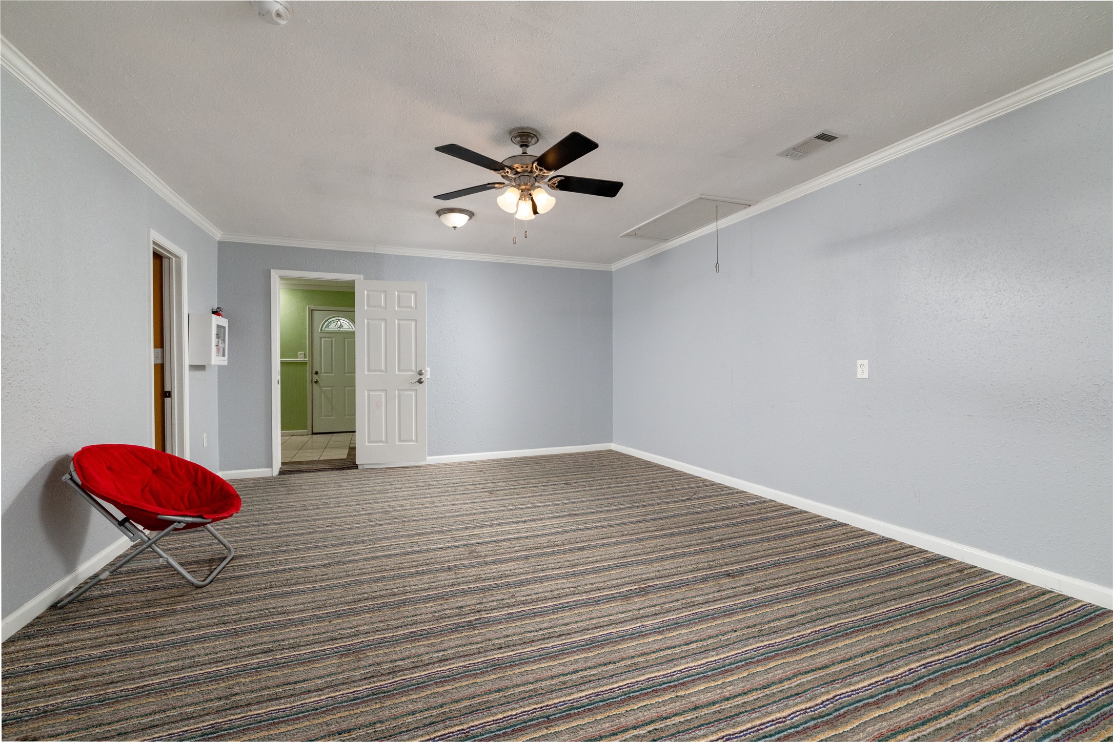 1517 Oakridge Court W