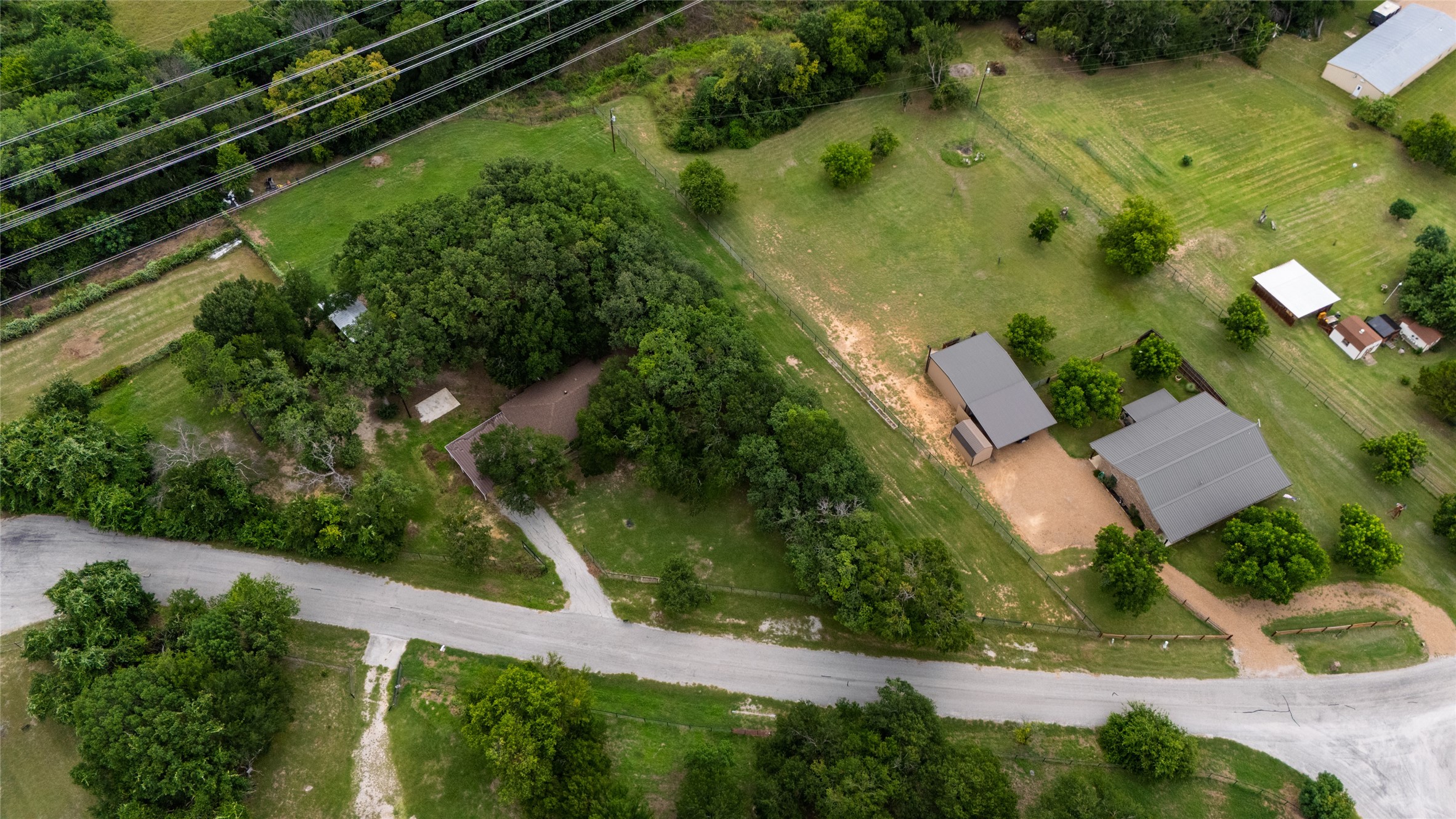 1517 Oakridge Court W
