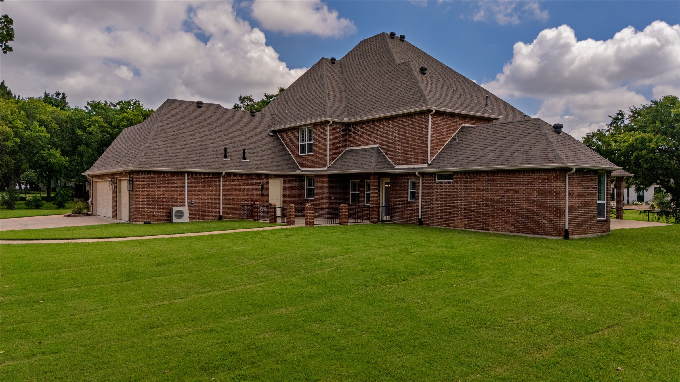 1329 Shady Lane S