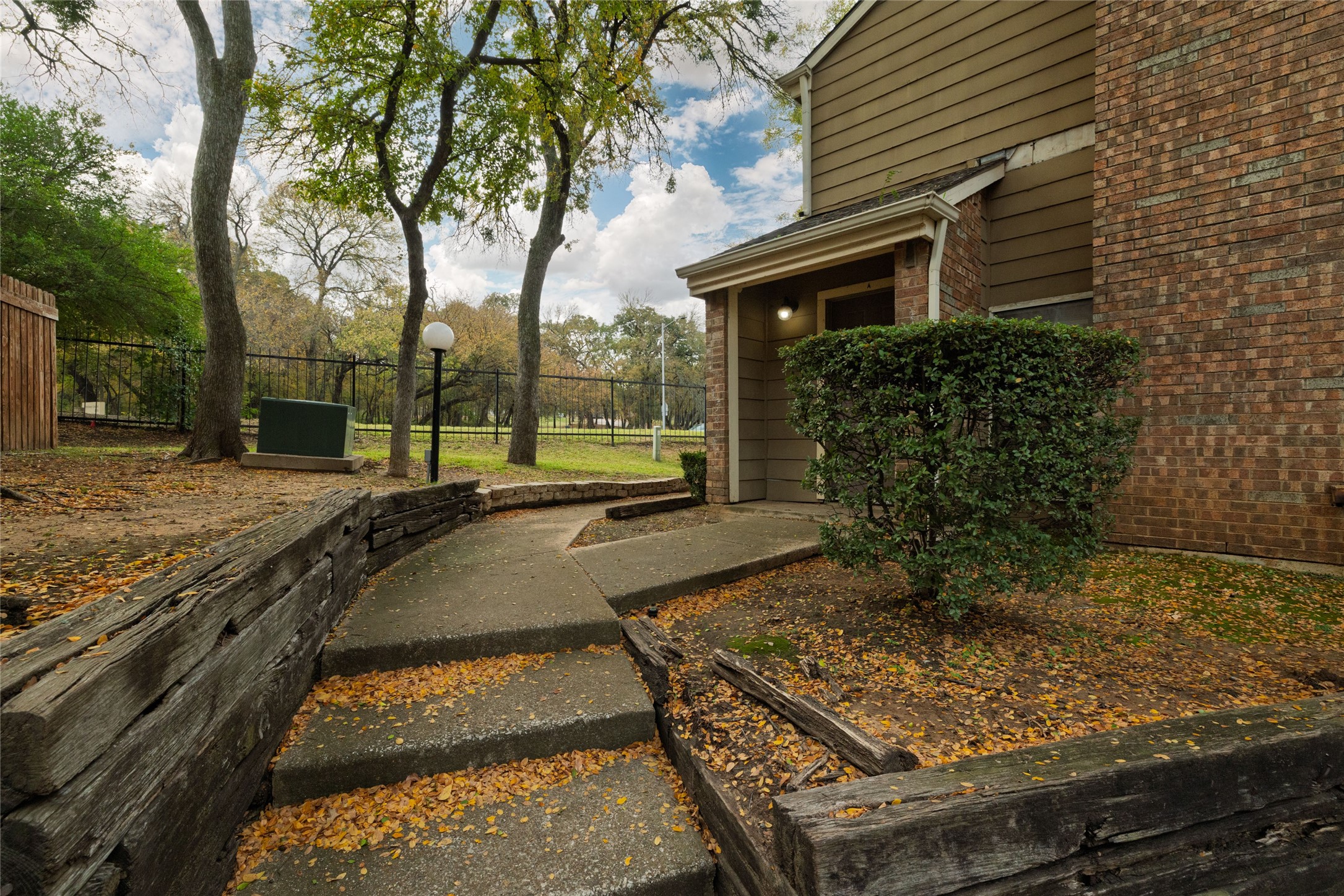 2104 Park Willow Lane A