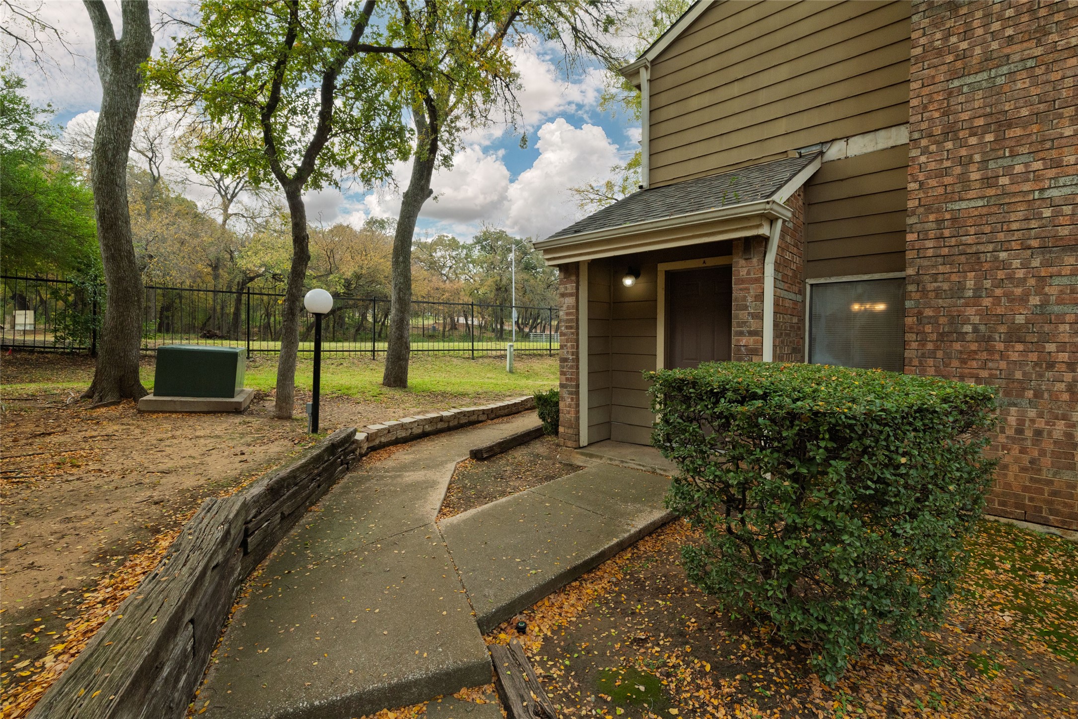 2104 Park Willow Lane A
