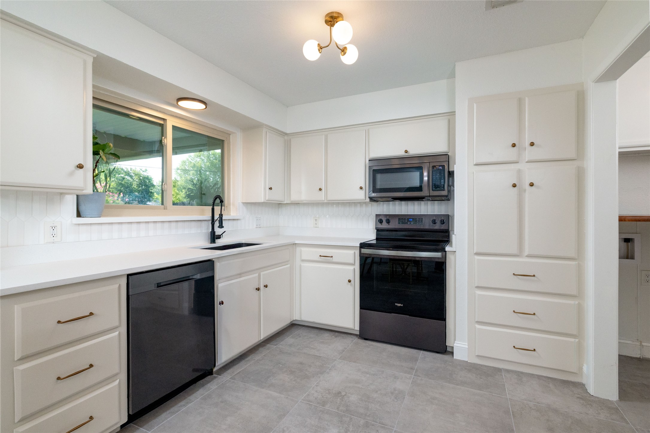 6528 Sherri Lane
