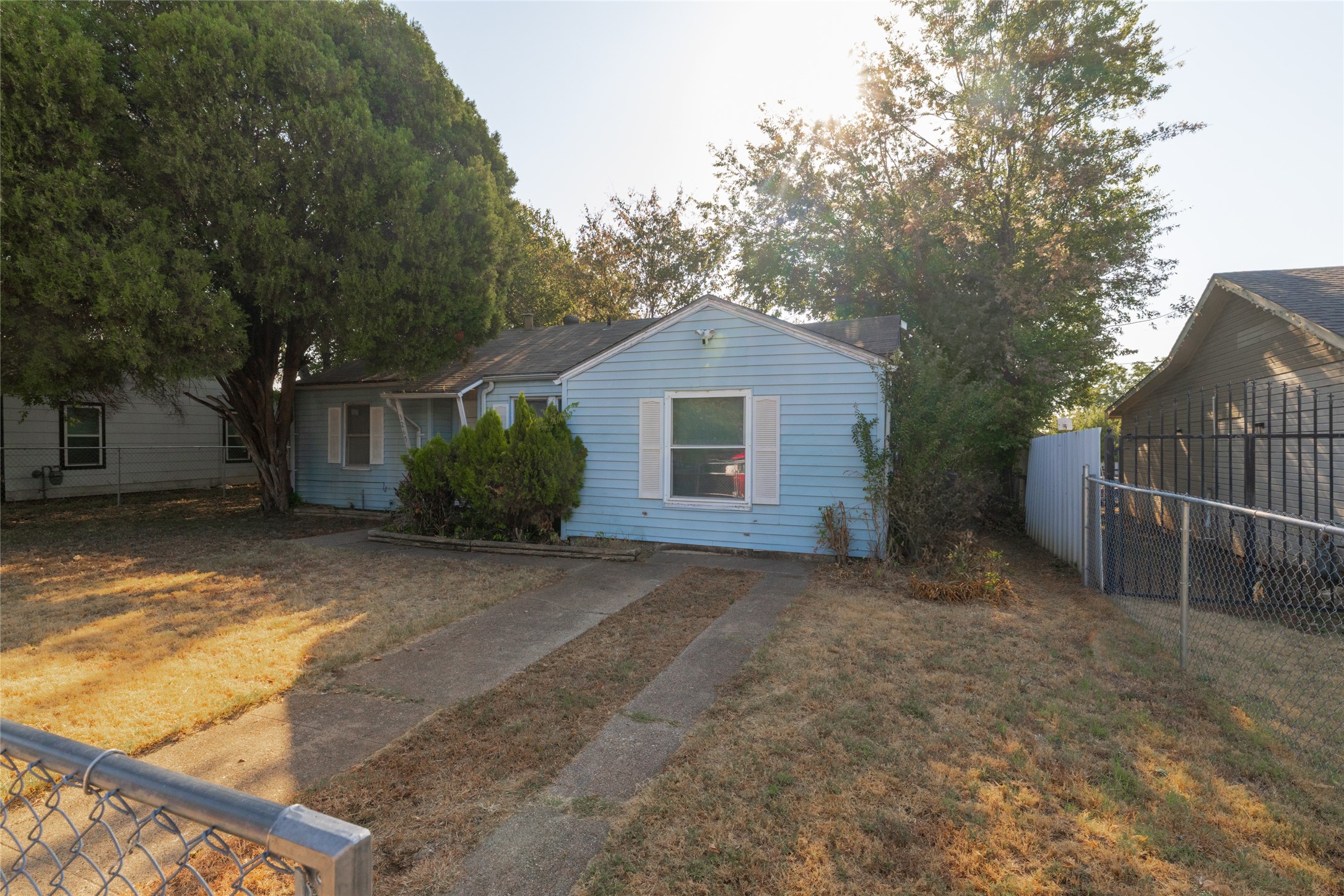 3265 Illinois Avenue
