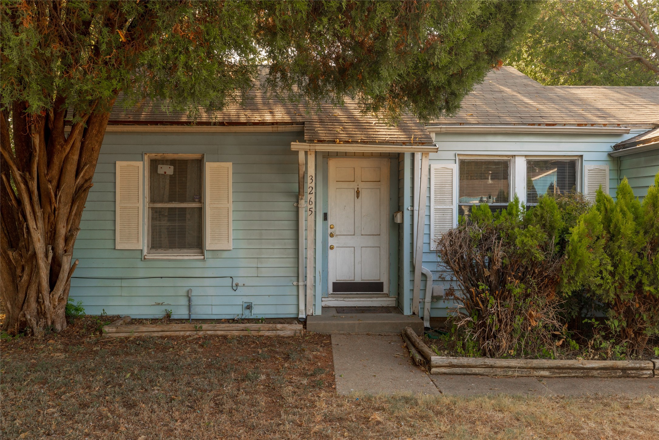 3265 Illinois Avenue