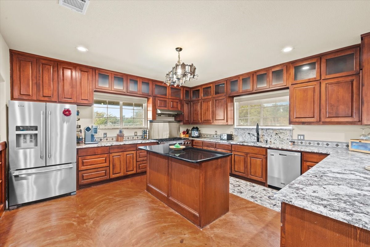 3601 Oak Circle