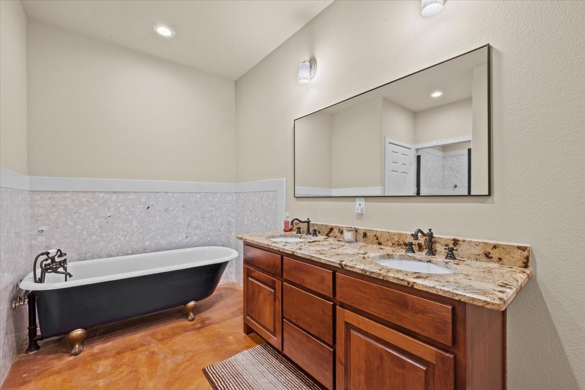3601 Oak Circle