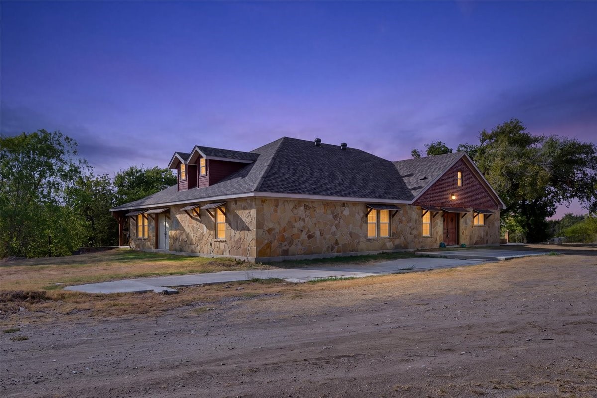 3601 Oak Circle