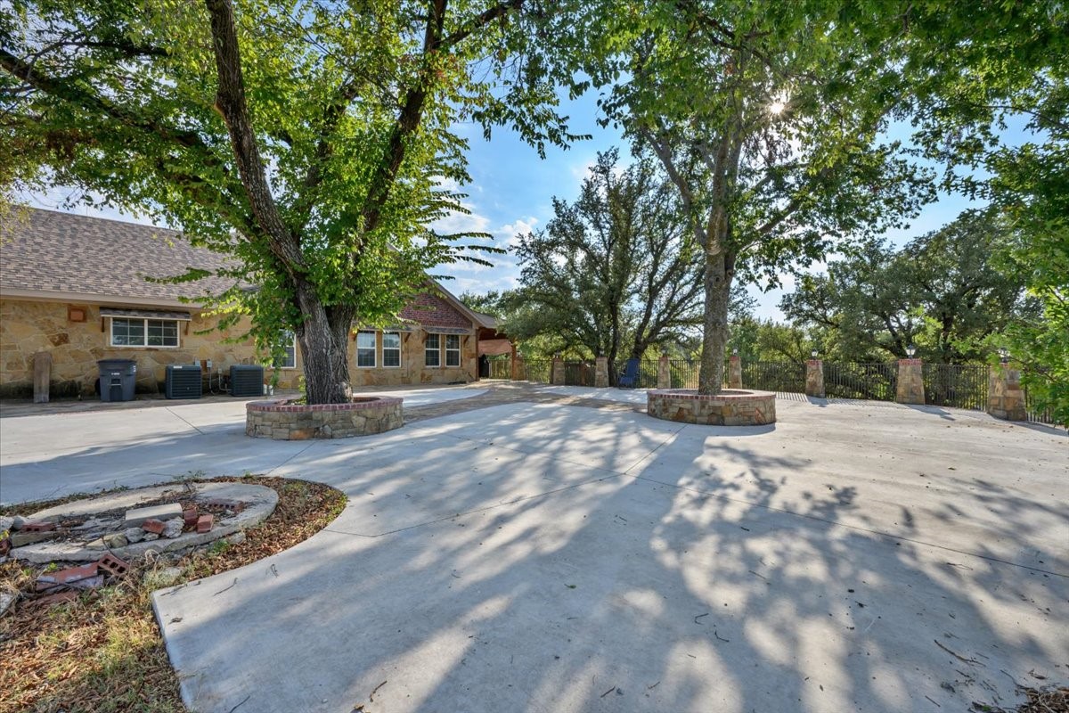 3601 Oak Circle