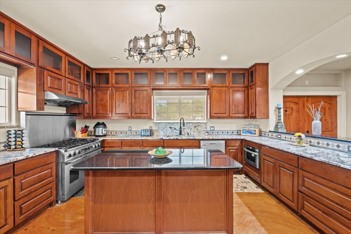 3601 Oak Circle