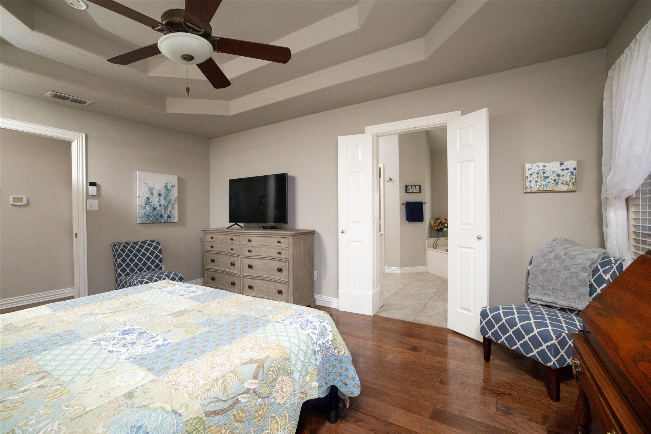 5593 Greenview Court