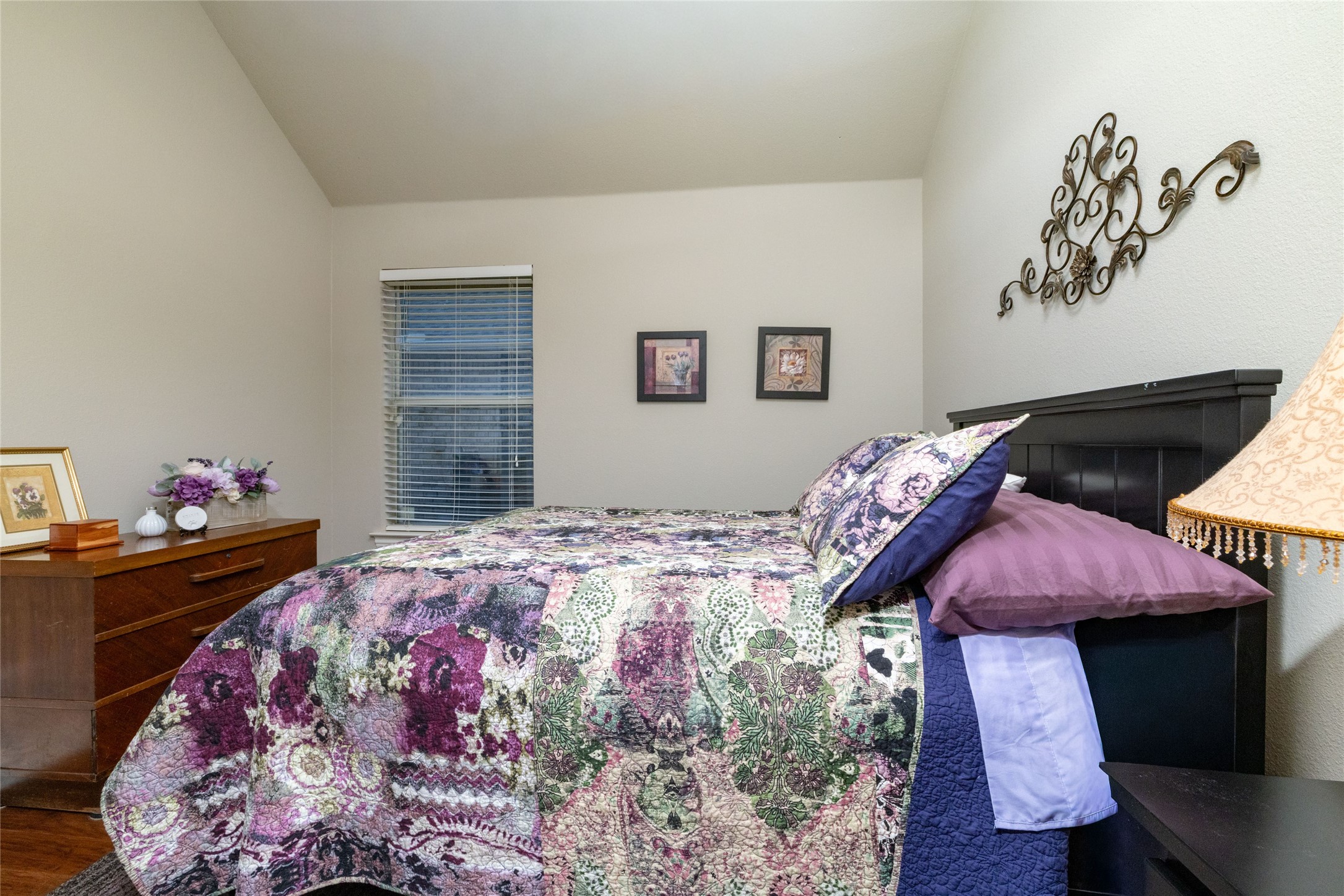 5593 Greenview Court