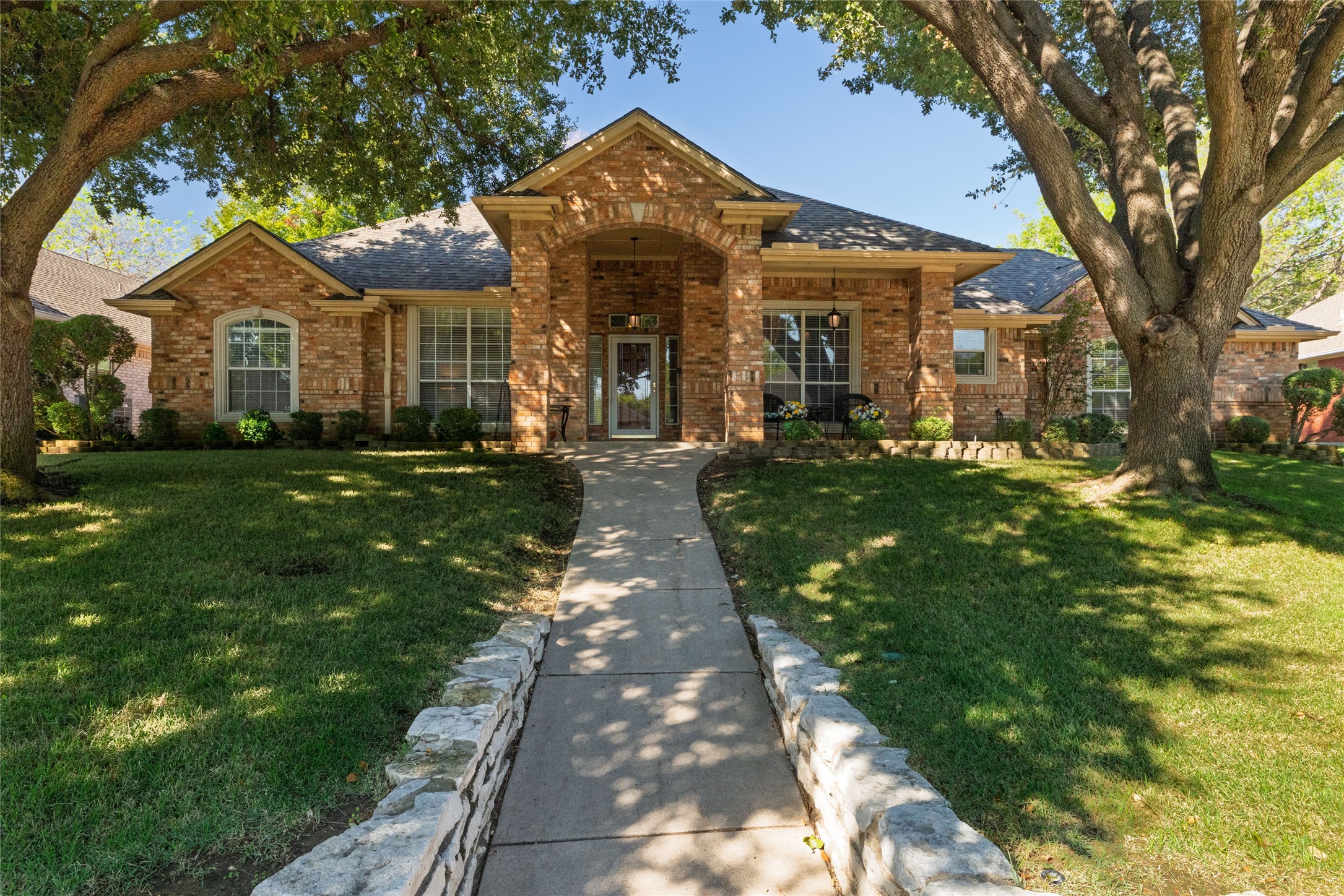 5593 Greenview Court