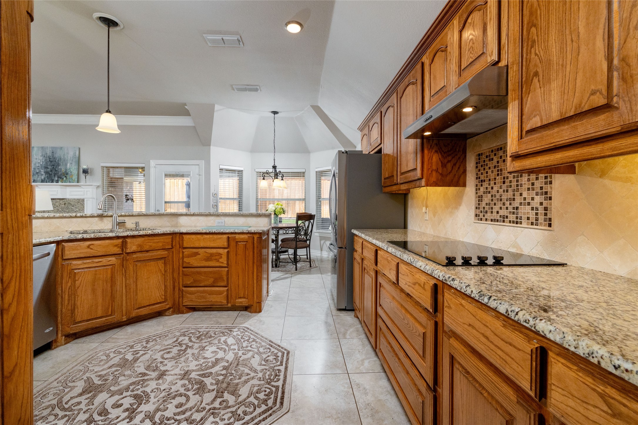 5593 Greenview Court
