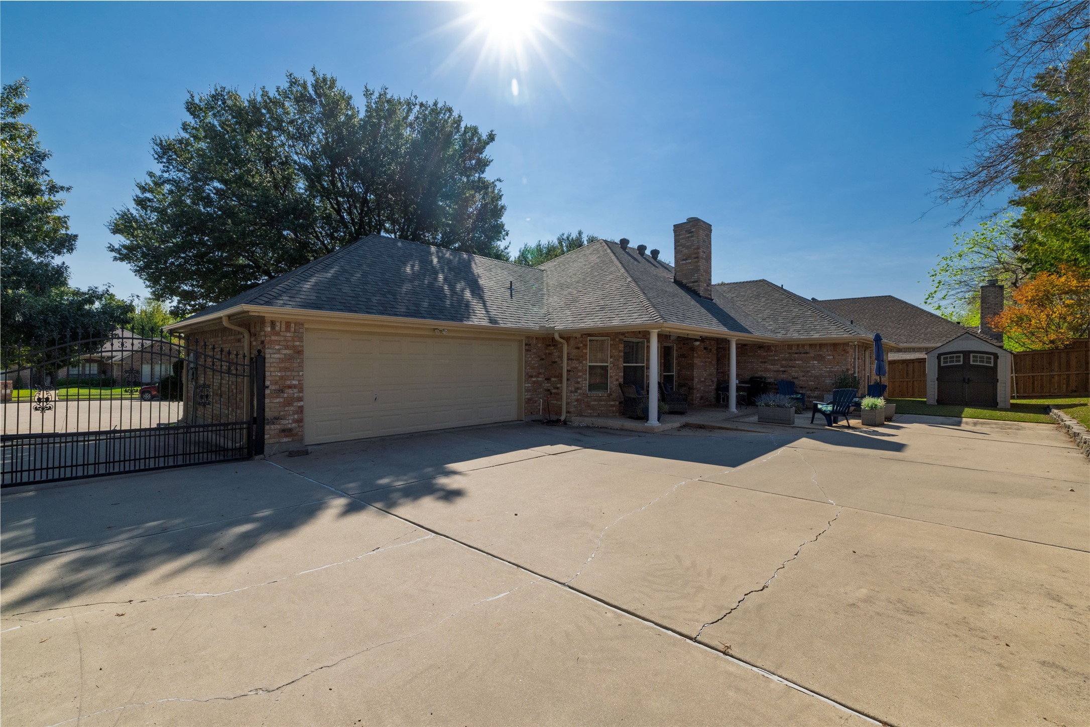 5593 Greenview Court