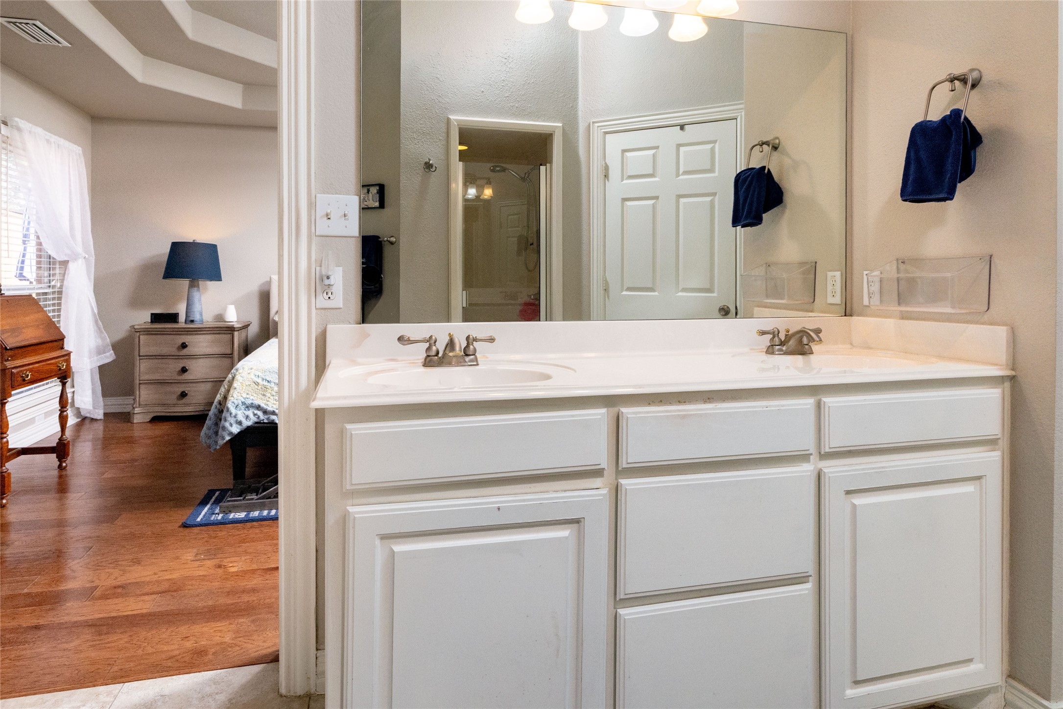 5593 Greenview Court