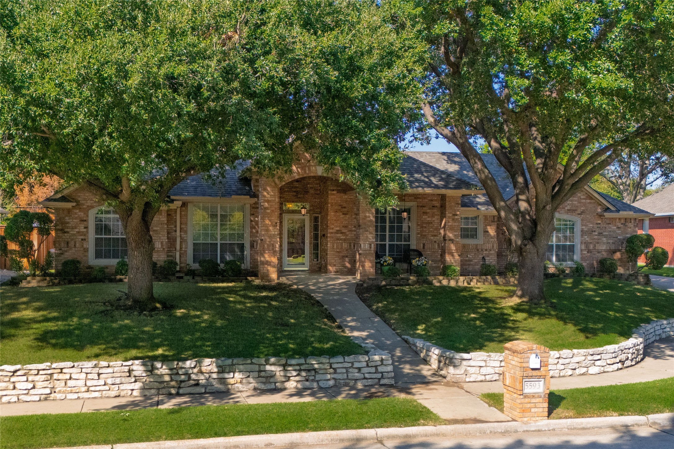 5593 Greenview Court