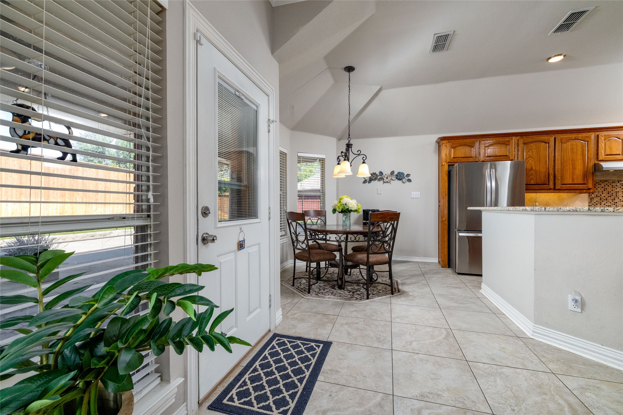 5593 Greenview Court