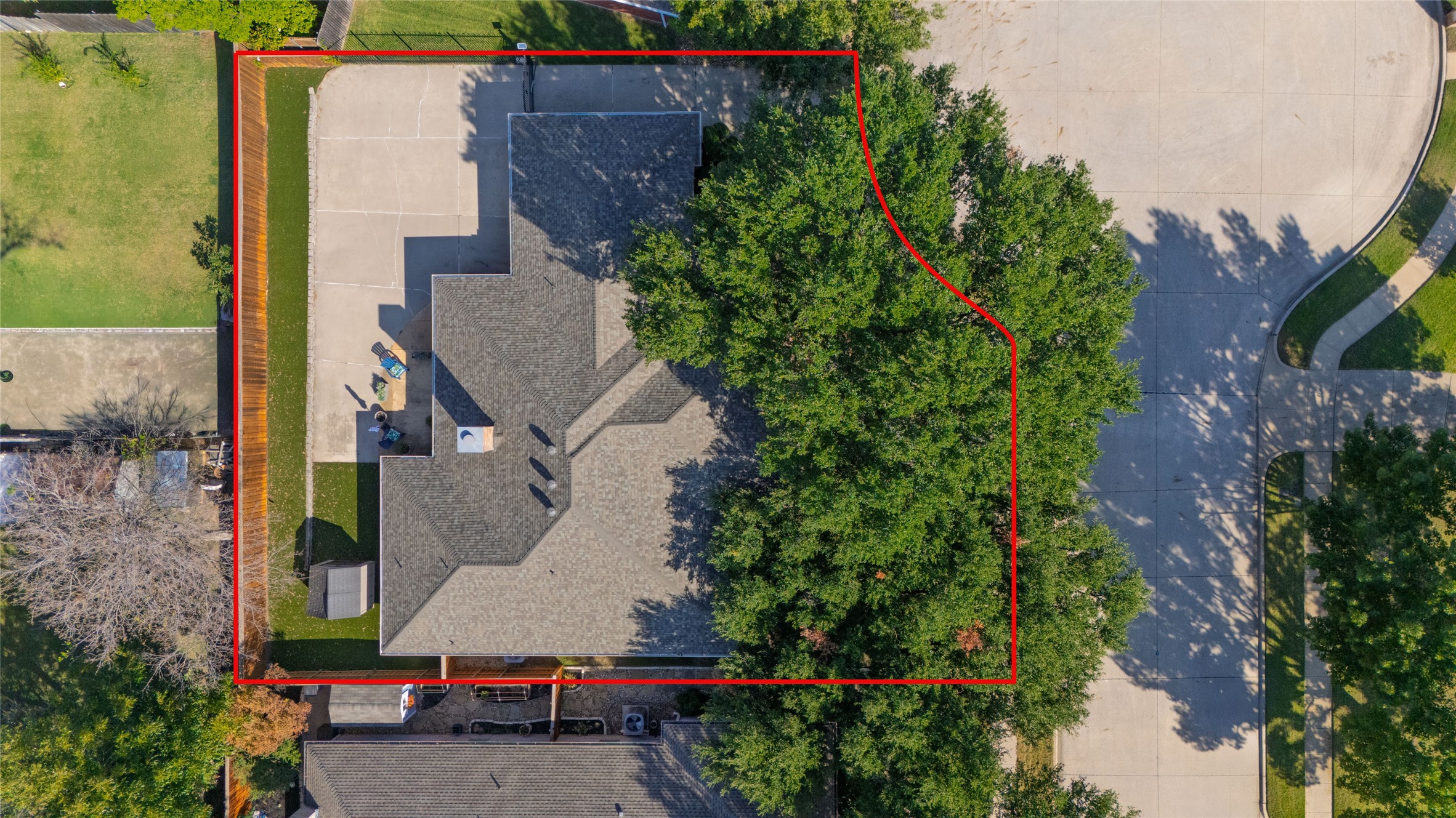 5593 Greenview Court
