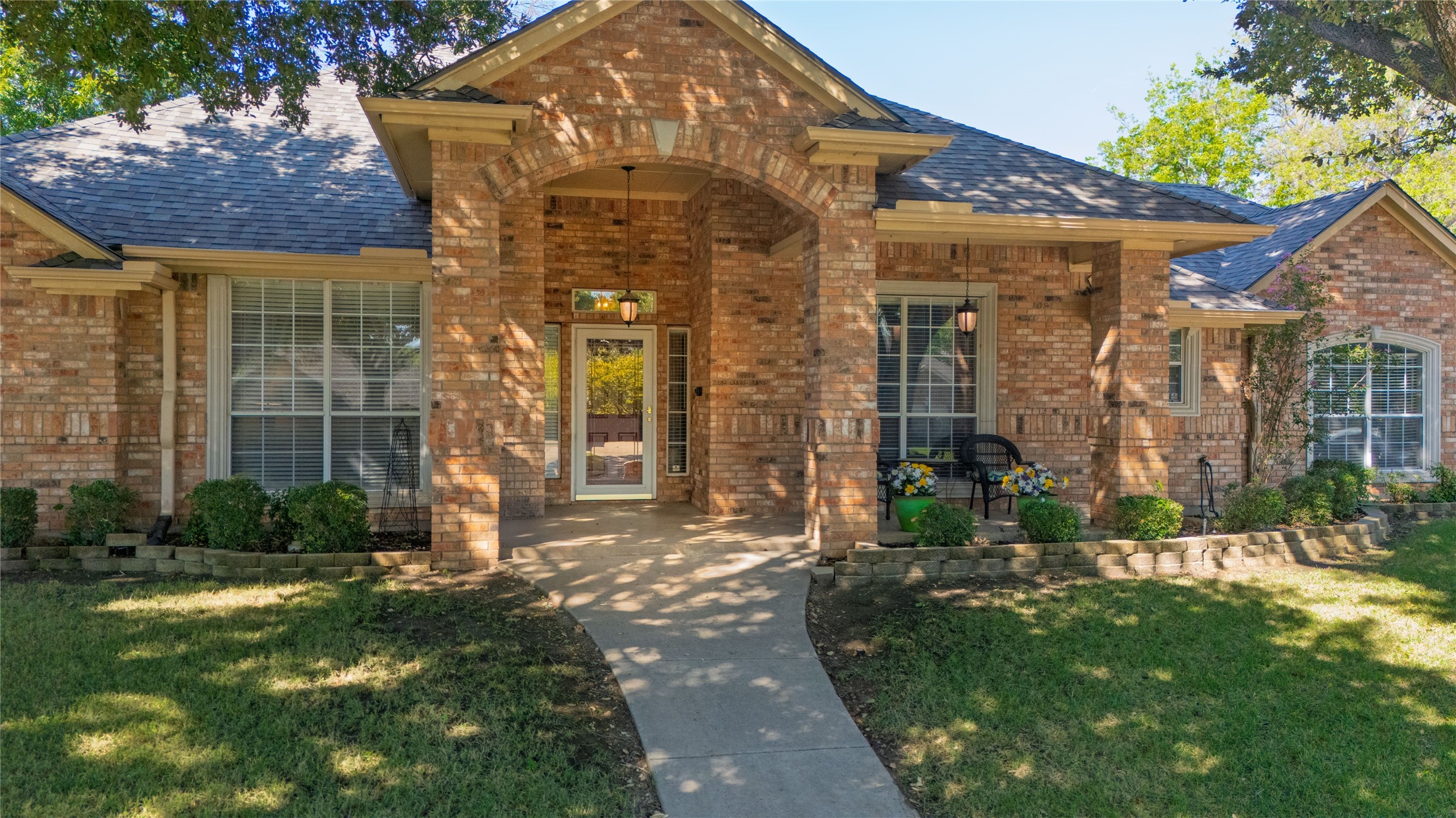 5593 Greenview Court