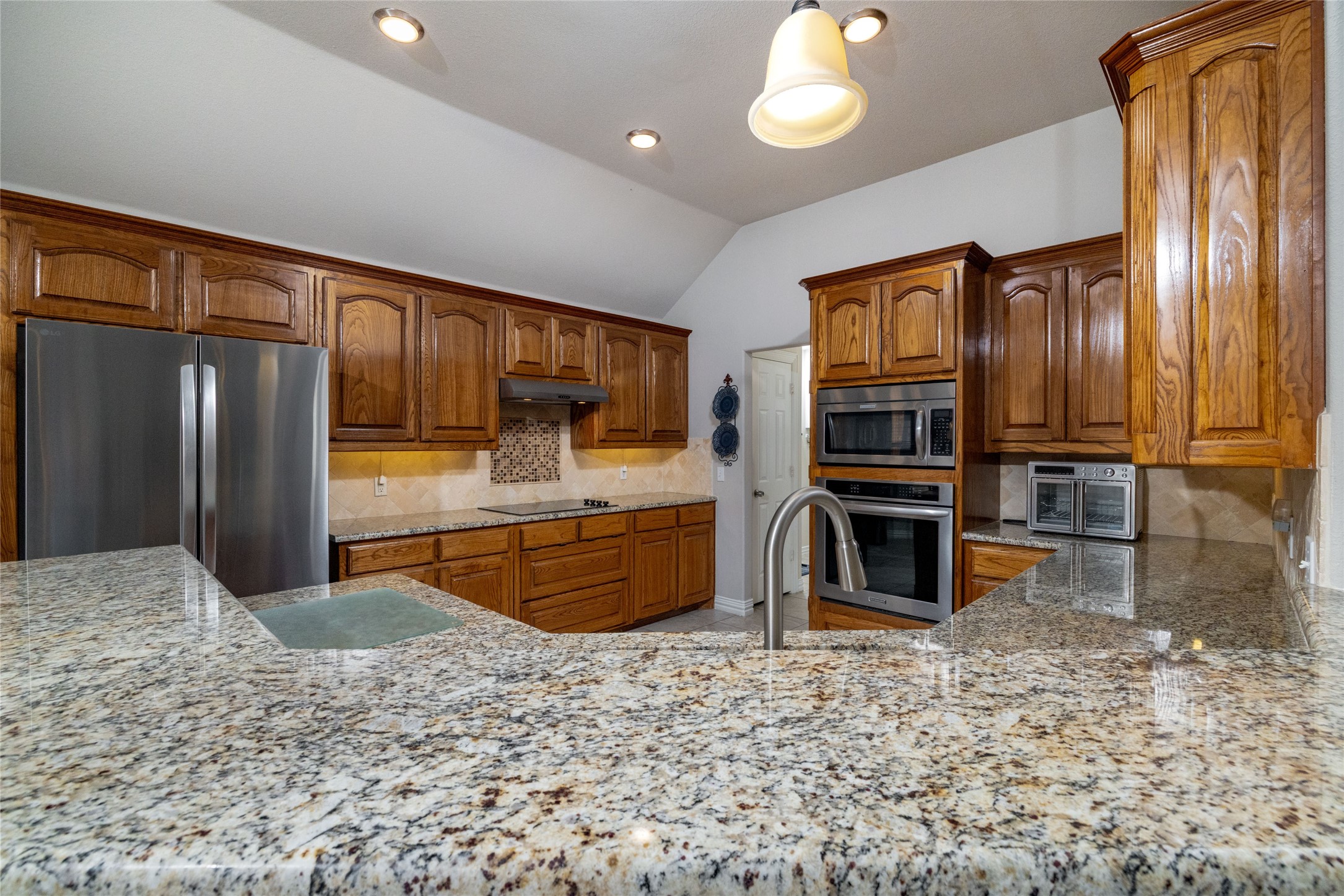 5593 Greenview Court