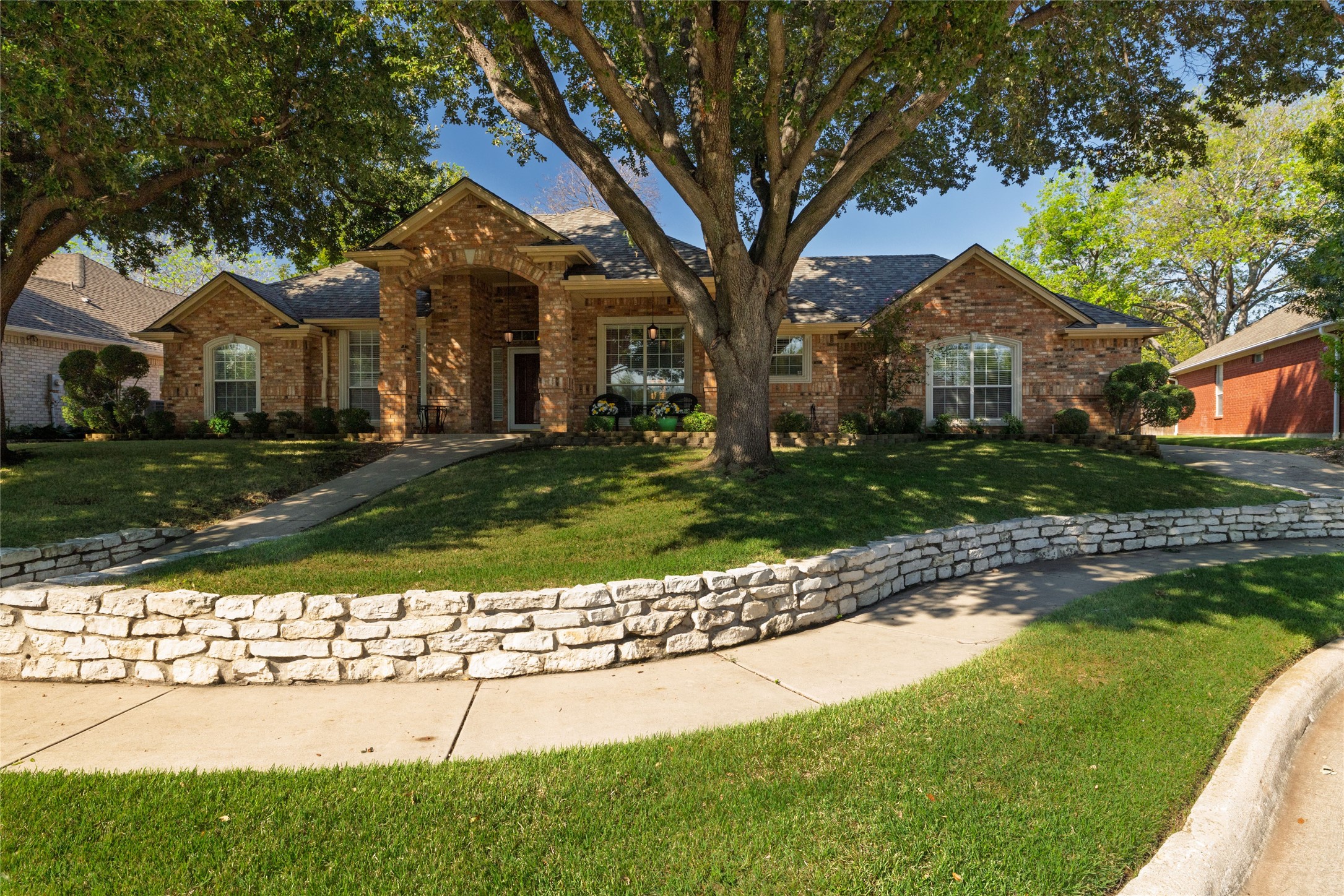 5593 Greenview Court