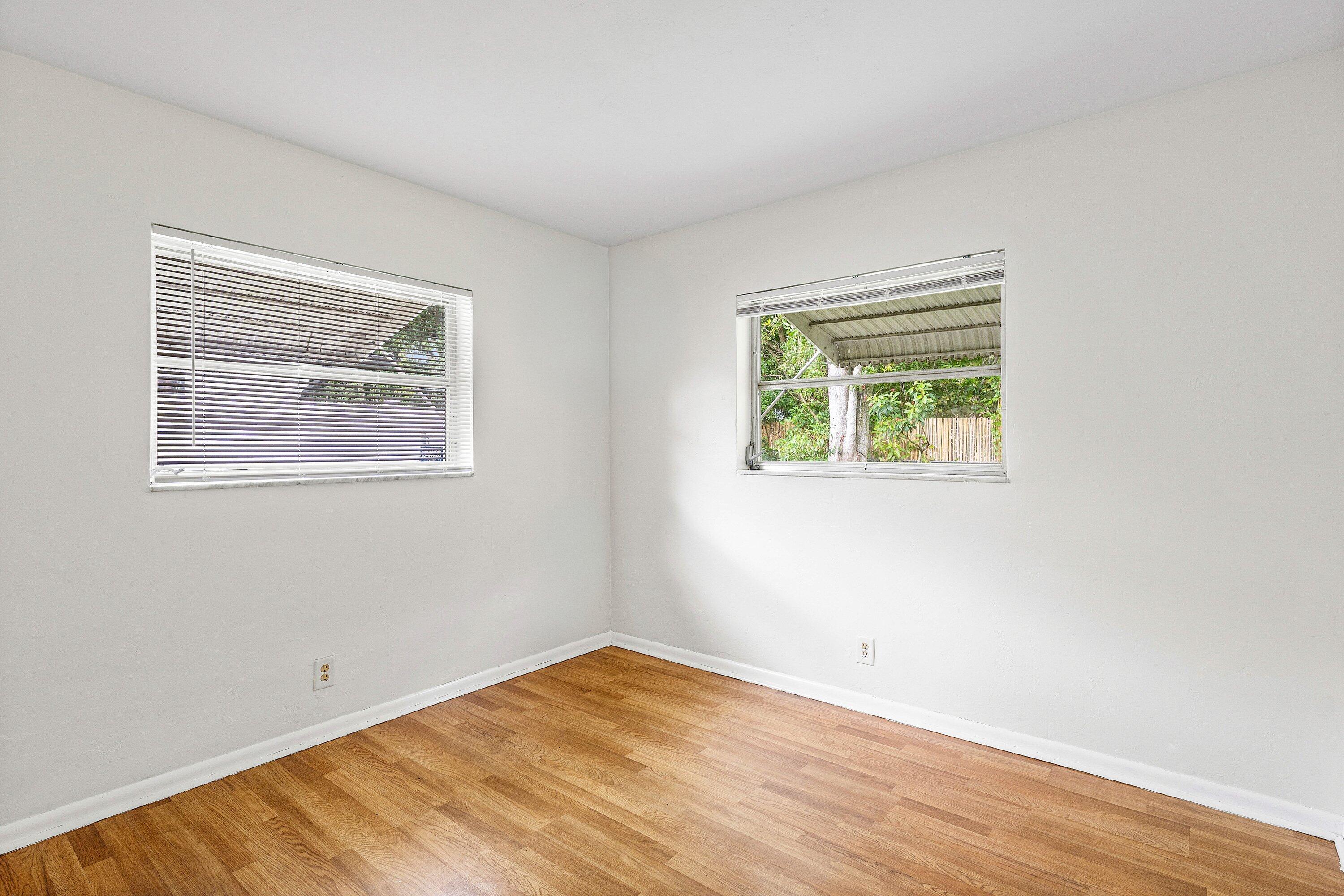 931 NW 9th Court