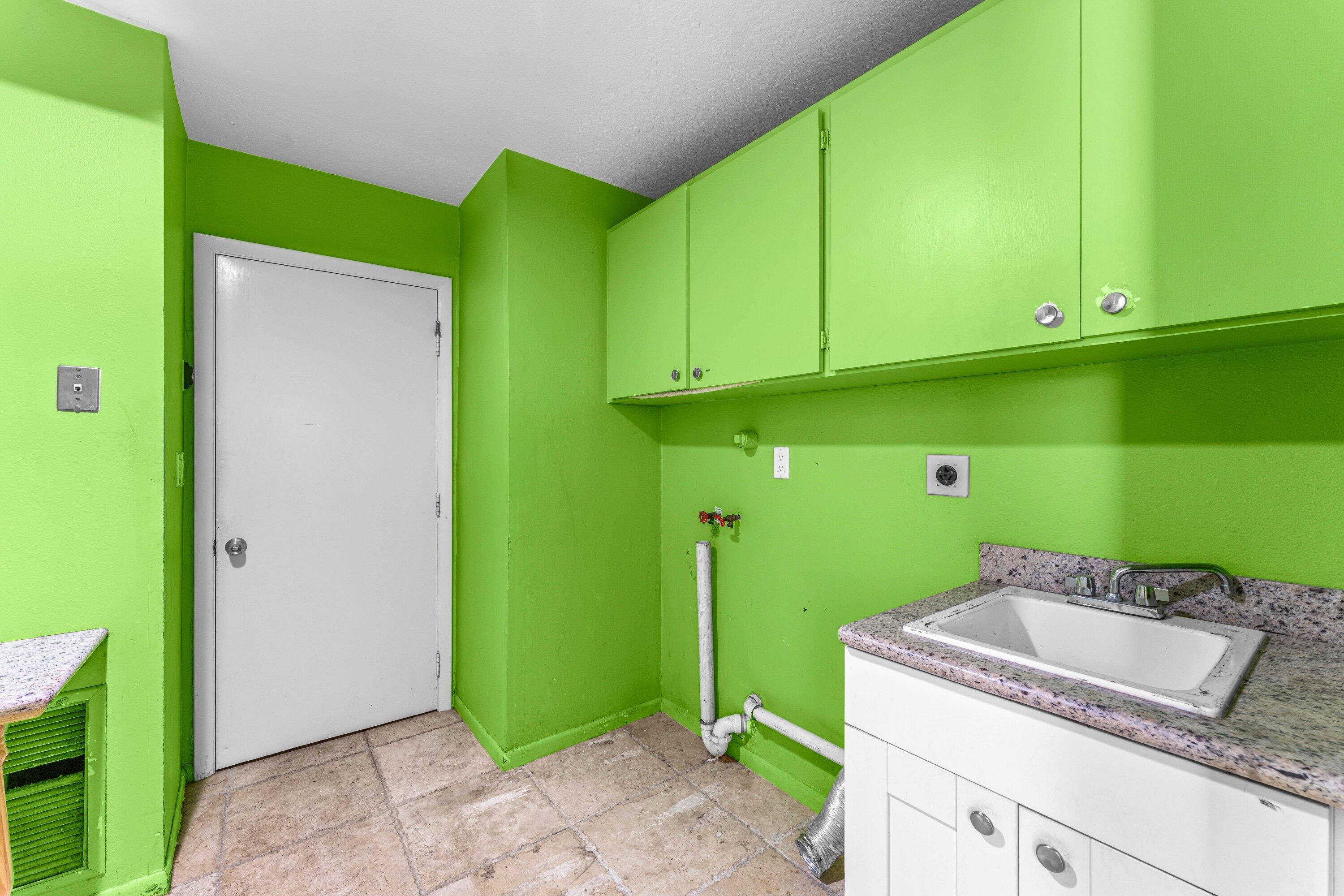 2753 NW 34th Street