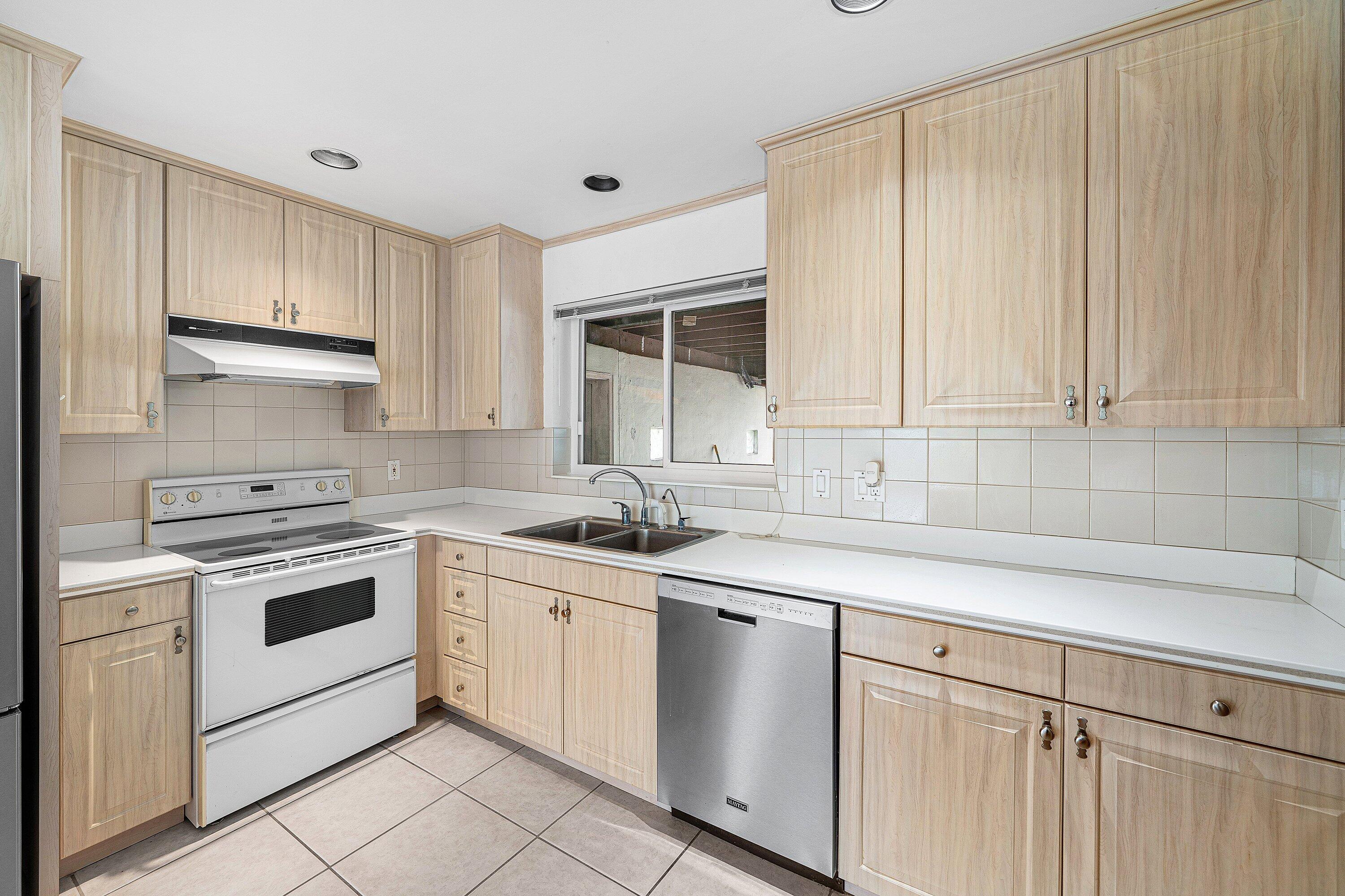 311 NE 23RD Way