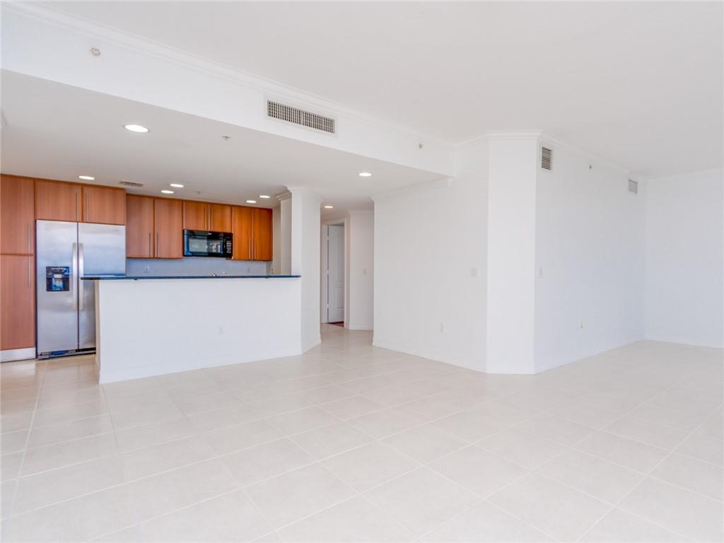 191 SE 20th Ave Unit: PH612