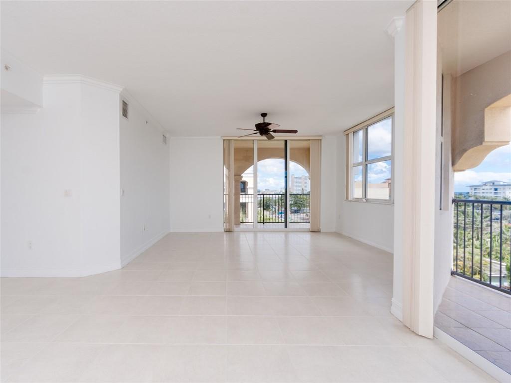 191 SE 20th Ave Unit: PH612