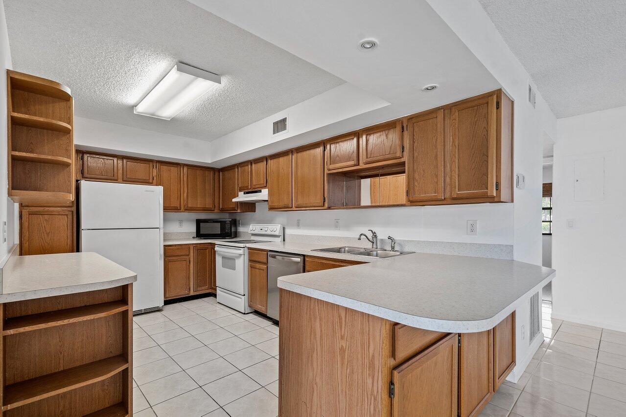 3190 Leewood Terrace Unit: L104
