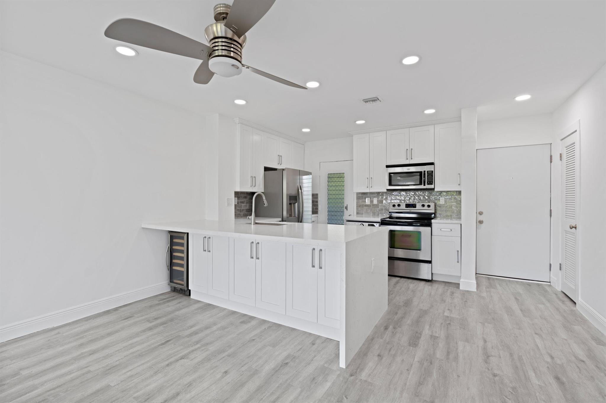 2760 Banyan Road Unit: 32