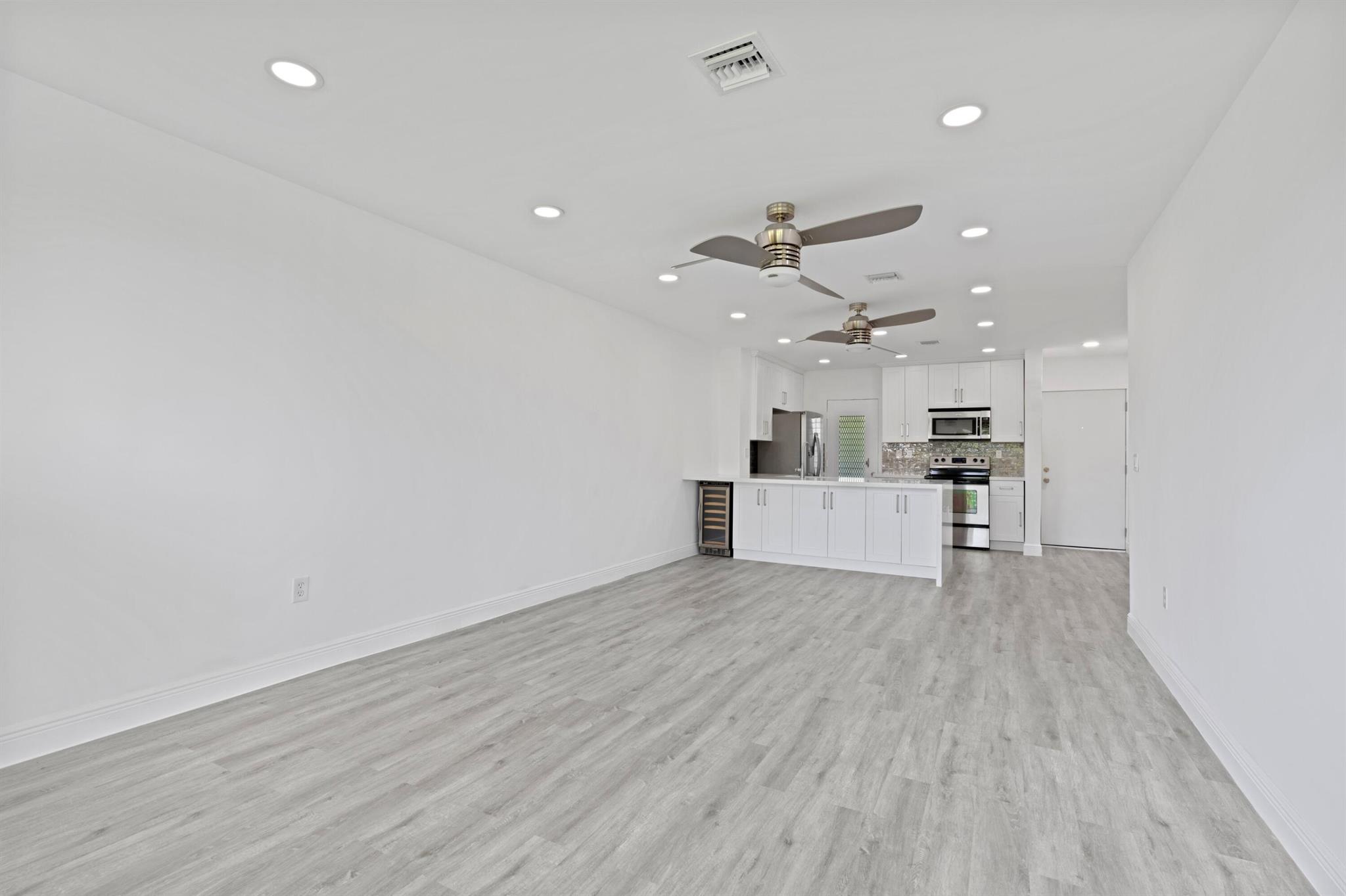 2760 Banyan Road Unit: 32